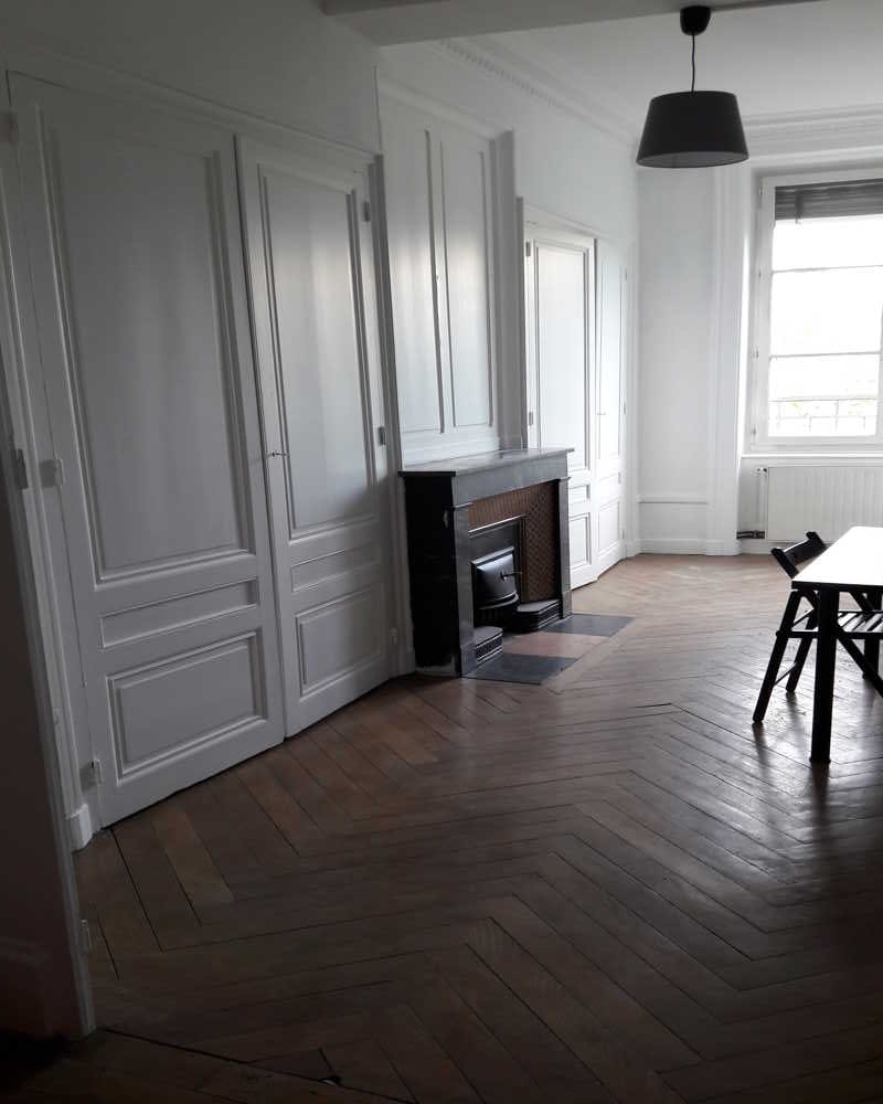 Private room for rent on Quai Romain Rolland, Lyon