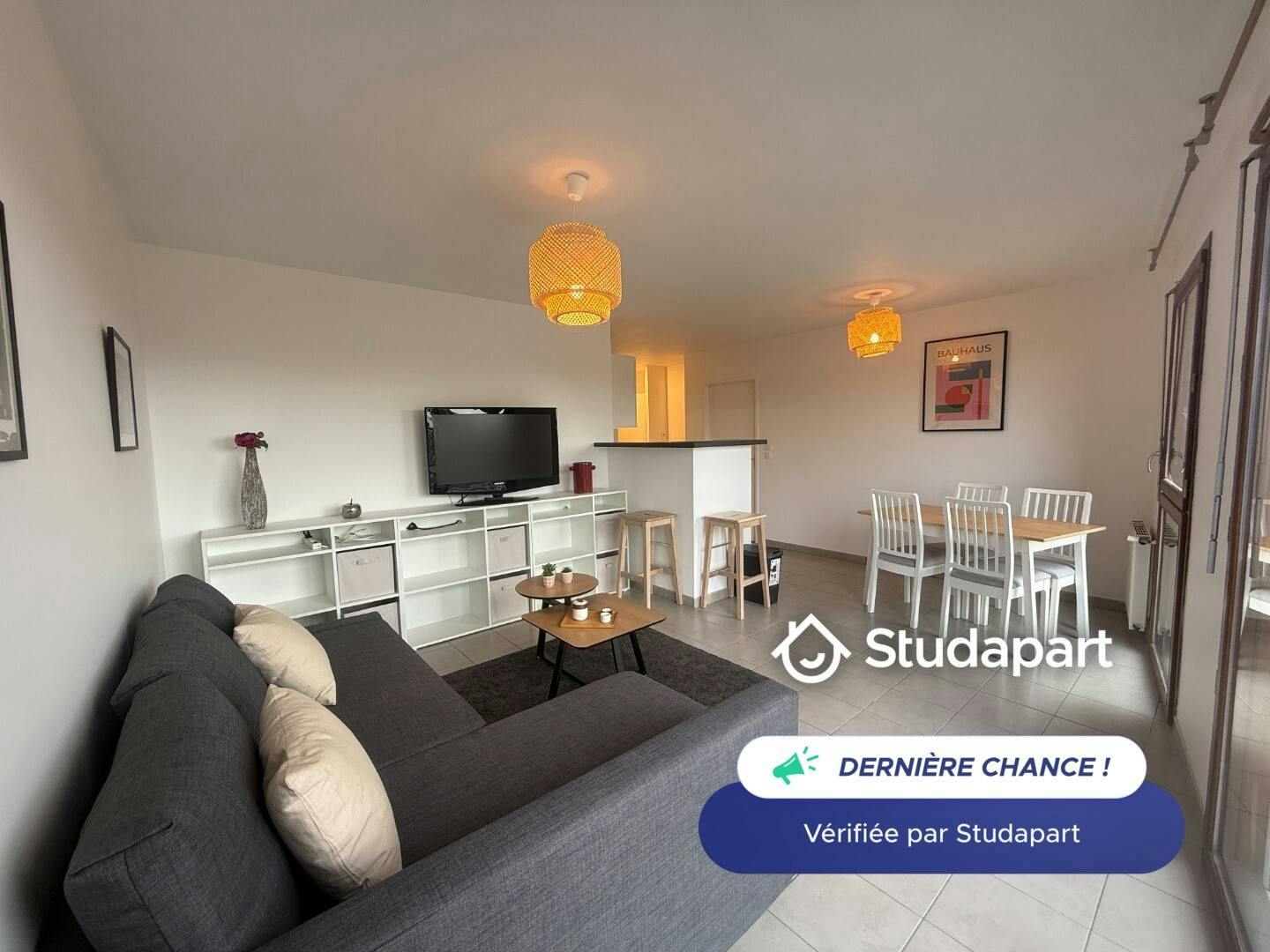 Apartment for rent for €883 per month in Bordeaux, Rue Malbec