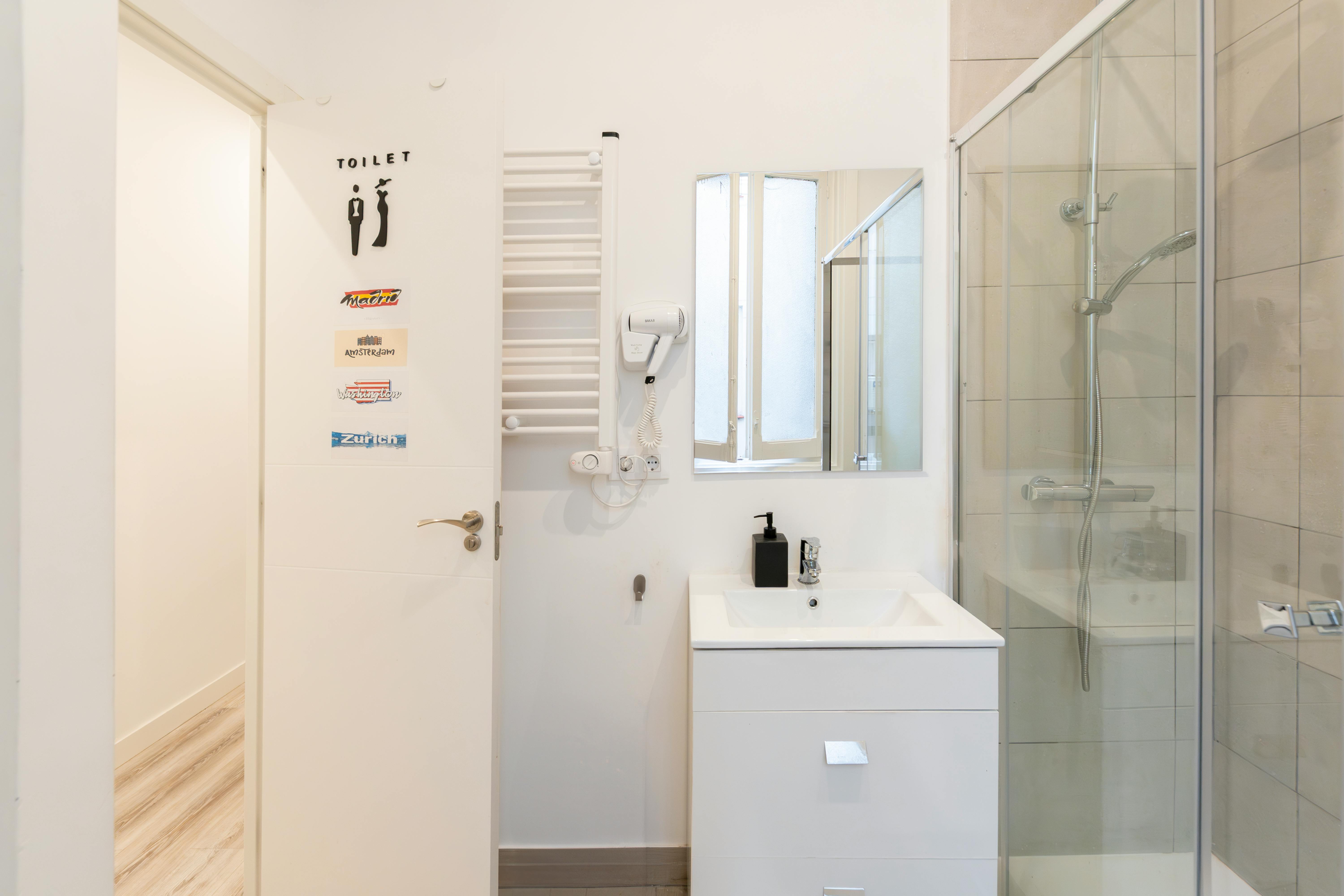 Single room Madrid, 1 bed, 15m² — photo 3