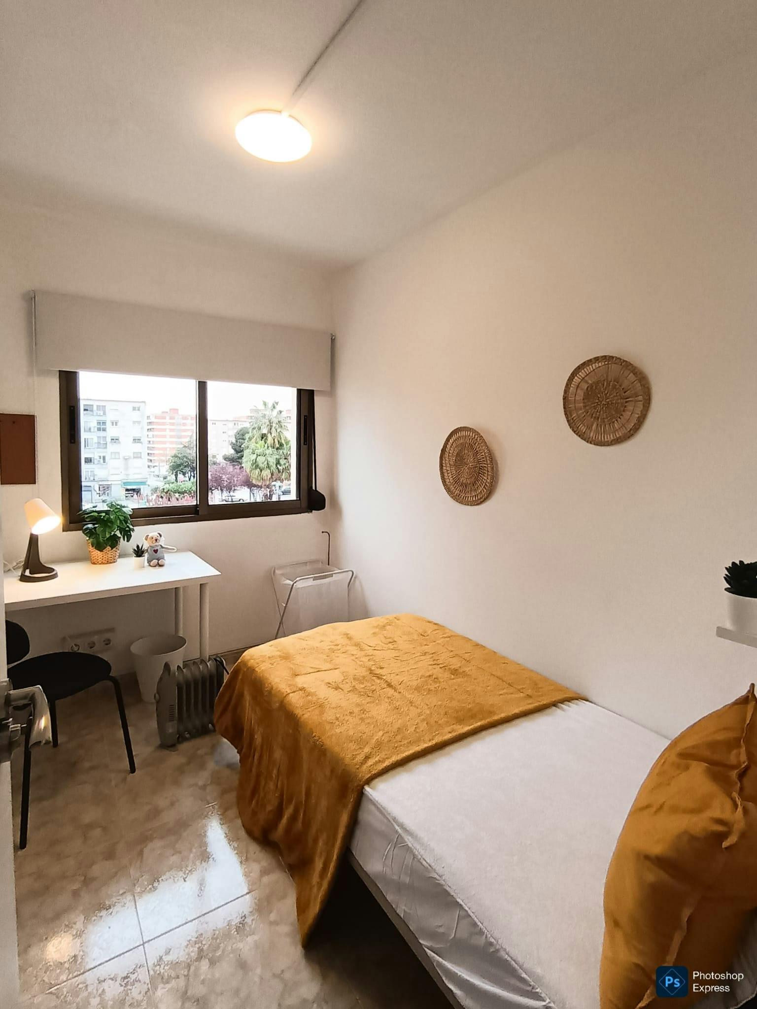 WG-Zimmer zu mieten für 325 € pro Monat in Tarragona, Bloc Sant Lluc