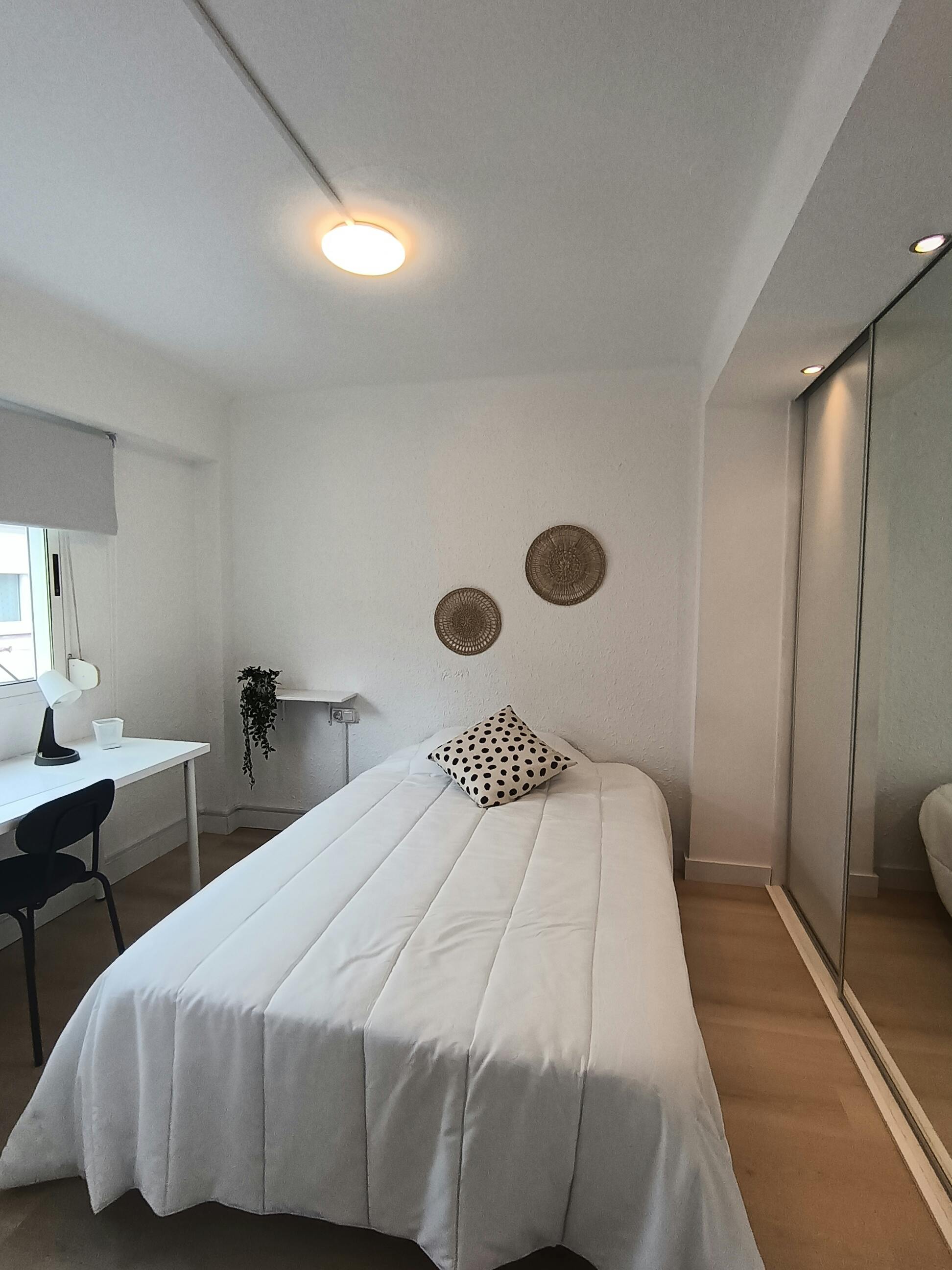 Chambre privée à louer pour 375 €/mois à Tarragona, Bloc Sant Lluc