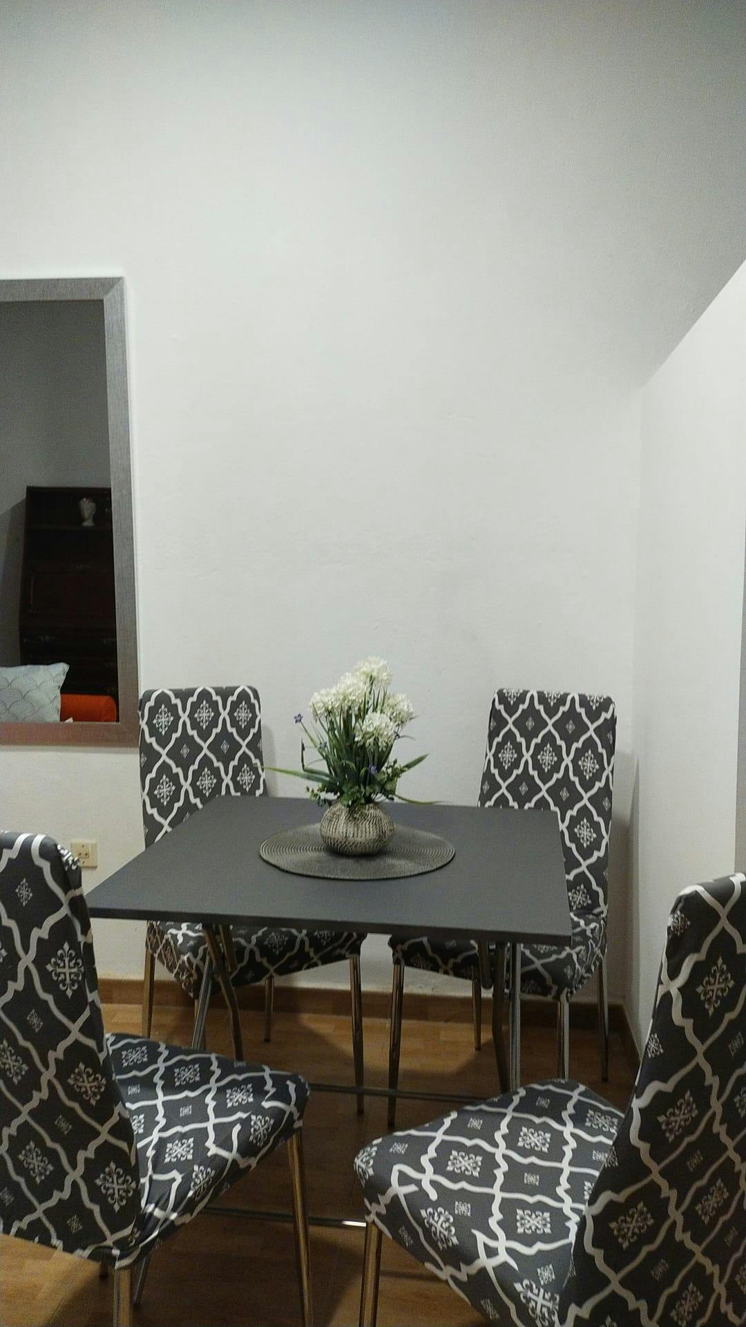 Studio for rent for €580 per month in Sevilla, Calle Parras