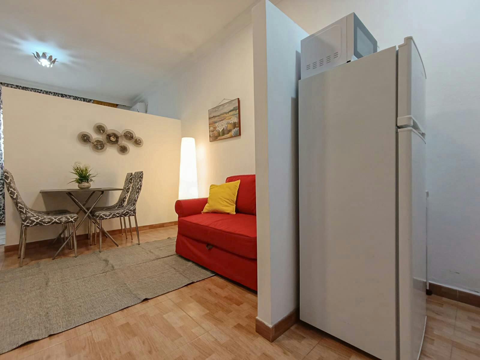 Studio for rent for €660 per month in Sevilla, Calle Parras