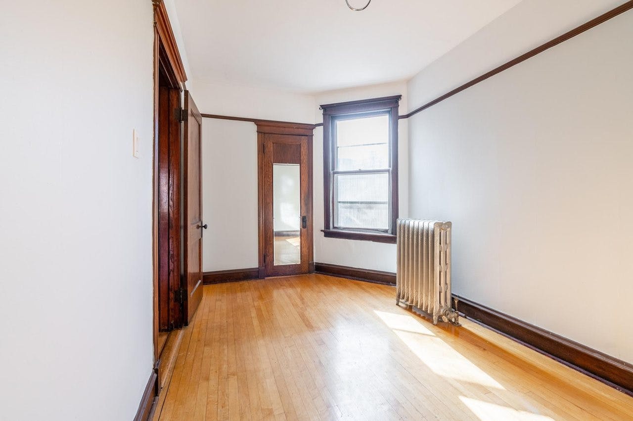 Private room for rent for $1,417 per month in Chicago, West Gunnison Street
