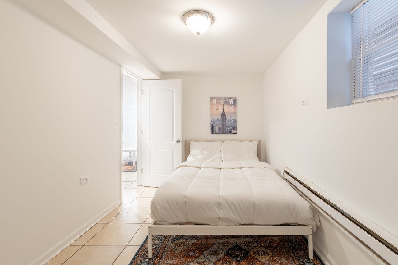 Private room for rent for $72 per month in Chicago, North Mozart Street