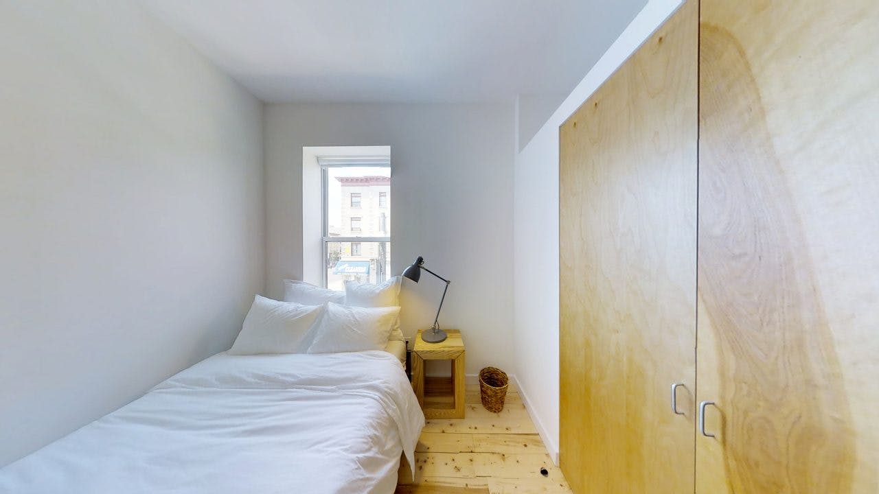 Lincoln Road, Kings County,  preview