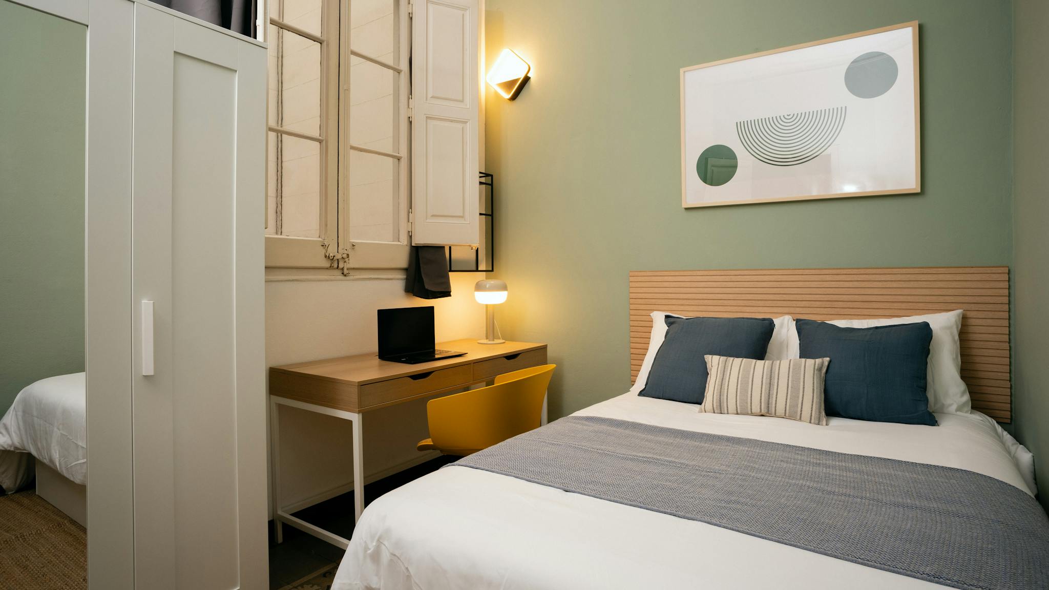 Carrer del Comte d'Urgell, Barcelona preview