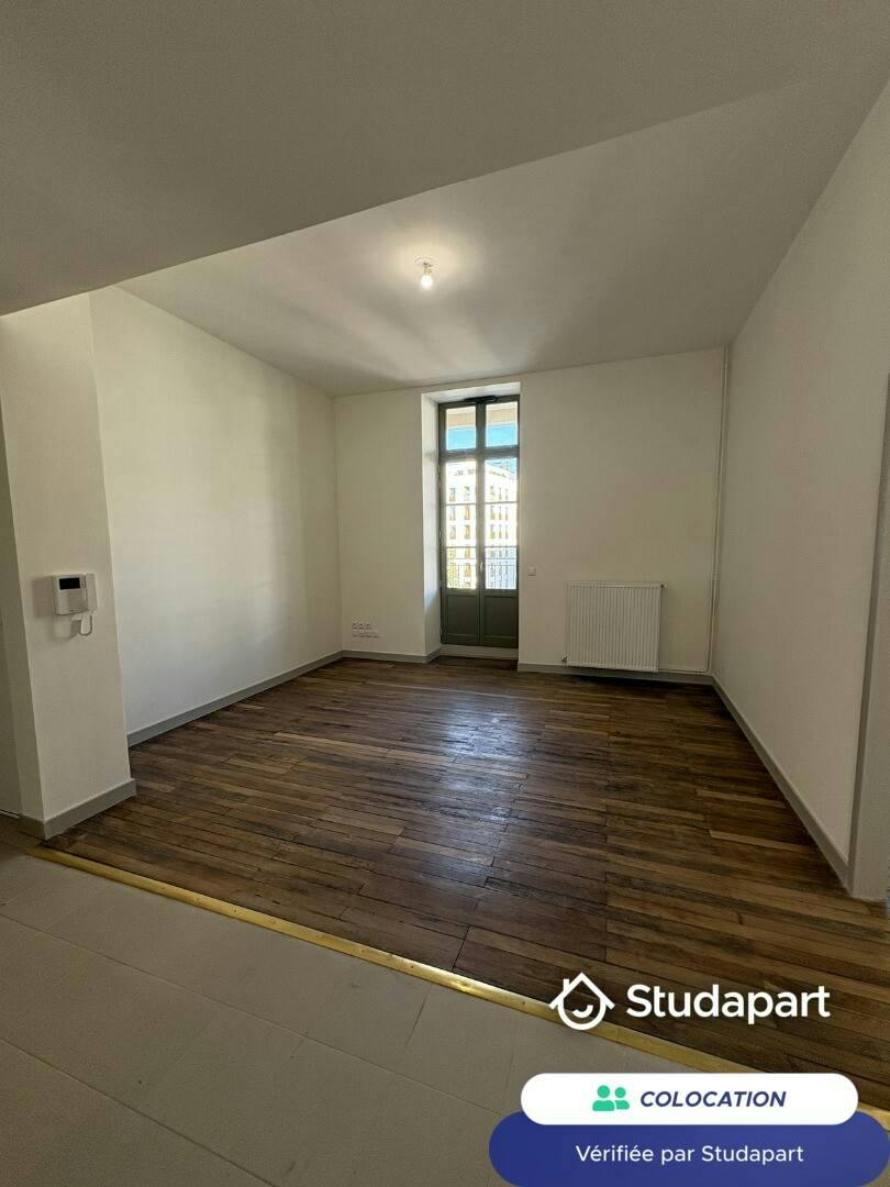 Private room for rent on Rue Jacques-Louis Hénon, Lyon - Vue 5
