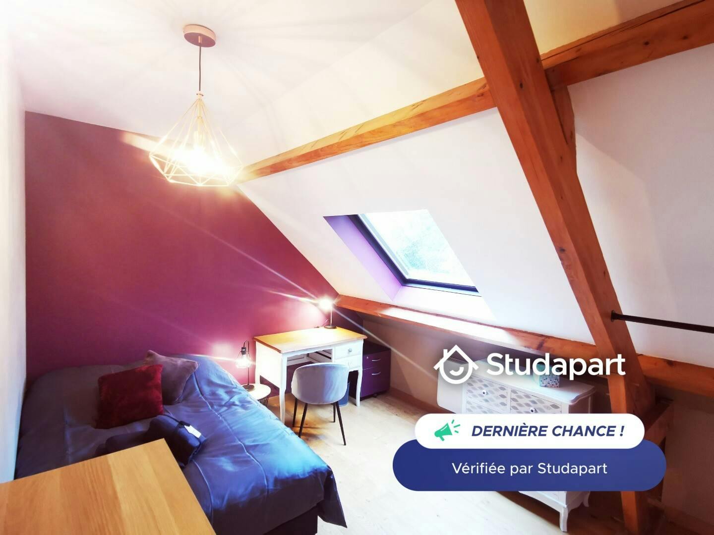Apartment for rent for €645 per month in Bures-sur-Yvette, Rue de Gometz