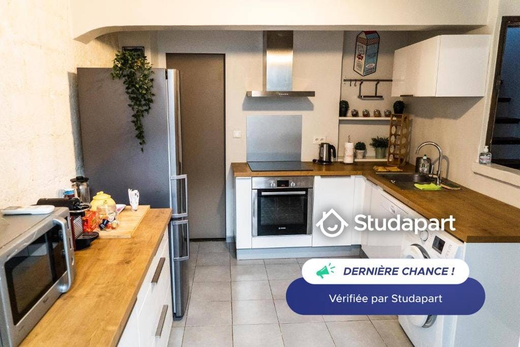 House for rent for €670 per month in Avignon, Rue Rouge