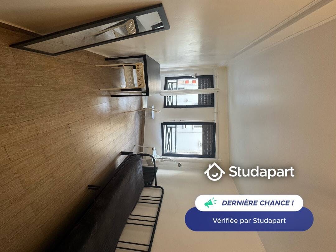Apartment for rent for €990 per month in Paris, Rue le Marois