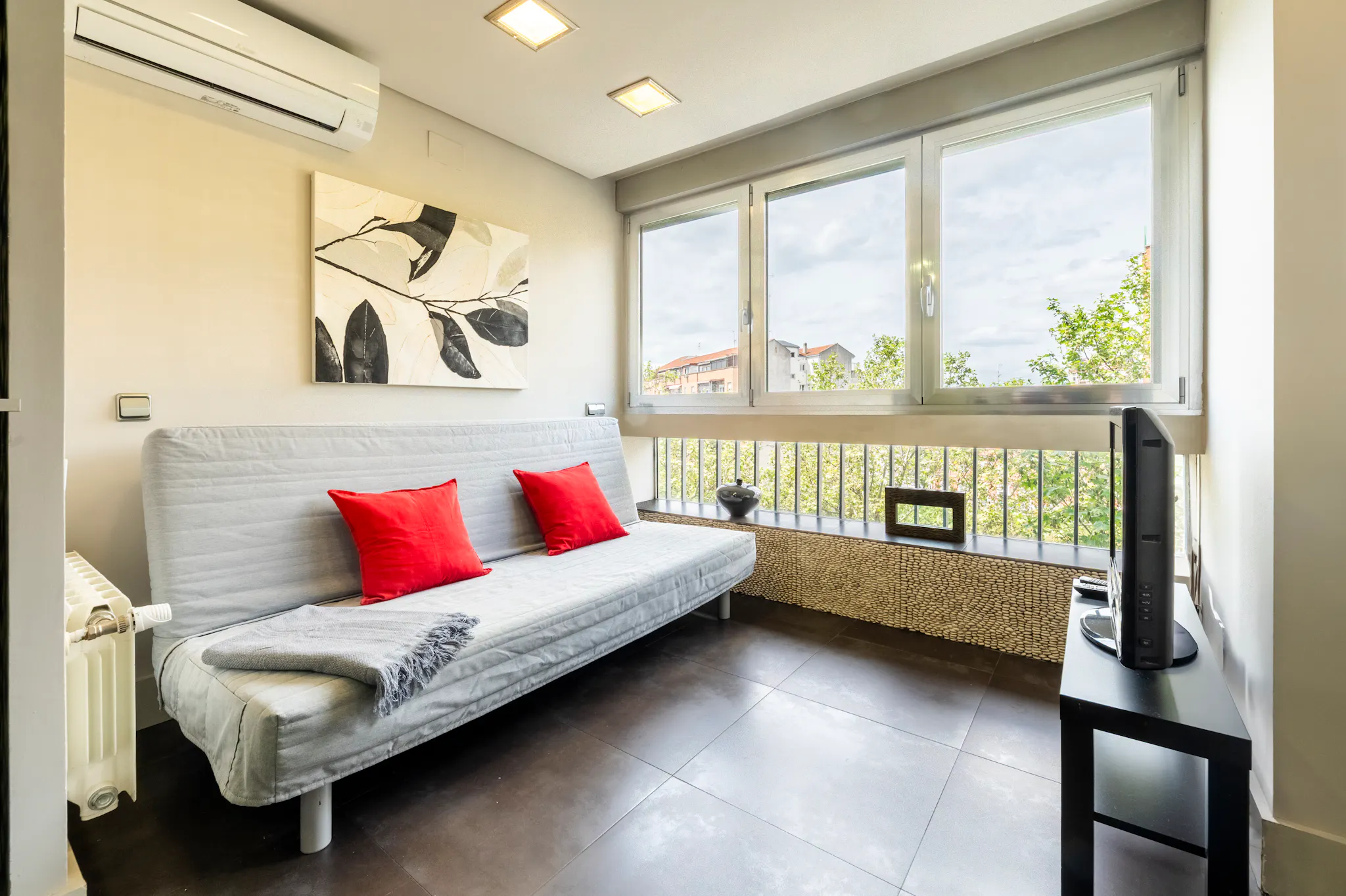 Plaza Angel de Carbajo, Madrid preview