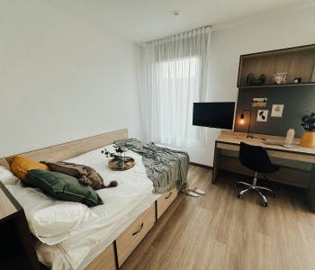 单间公寓 正在以 €879 的月租出租，其位于 Girona, Avinguda del President Josep Tarradellas i Joan