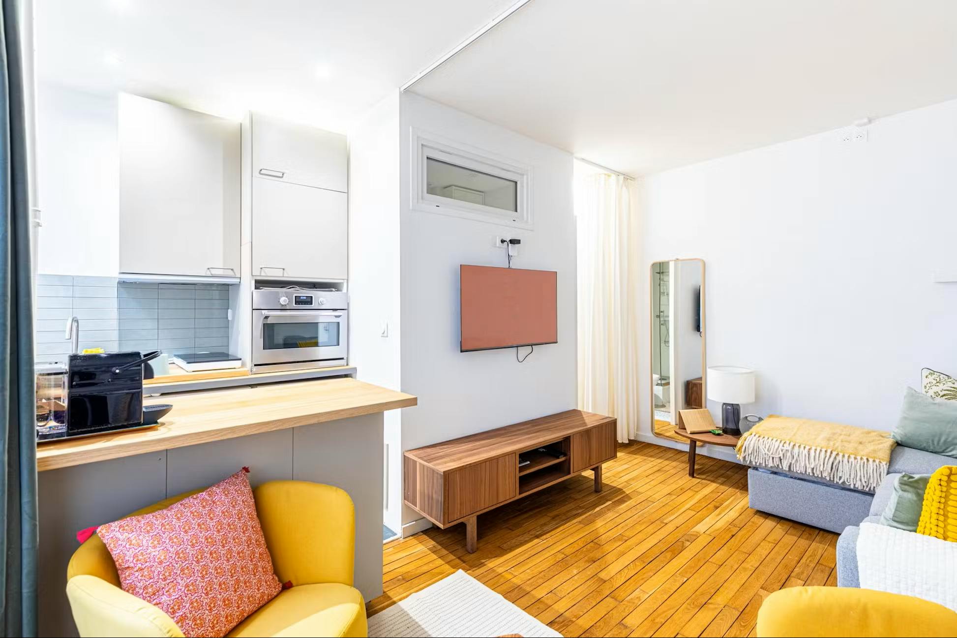 Rue Dulong, Paris preview