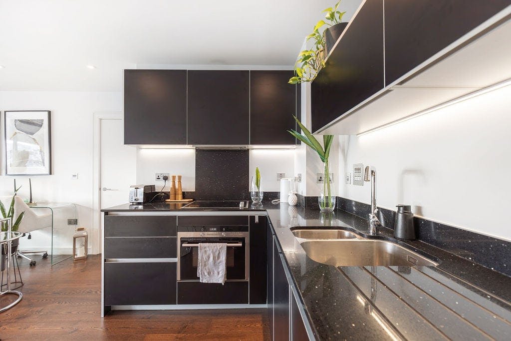 Apartment London, 2 beds — photo 8