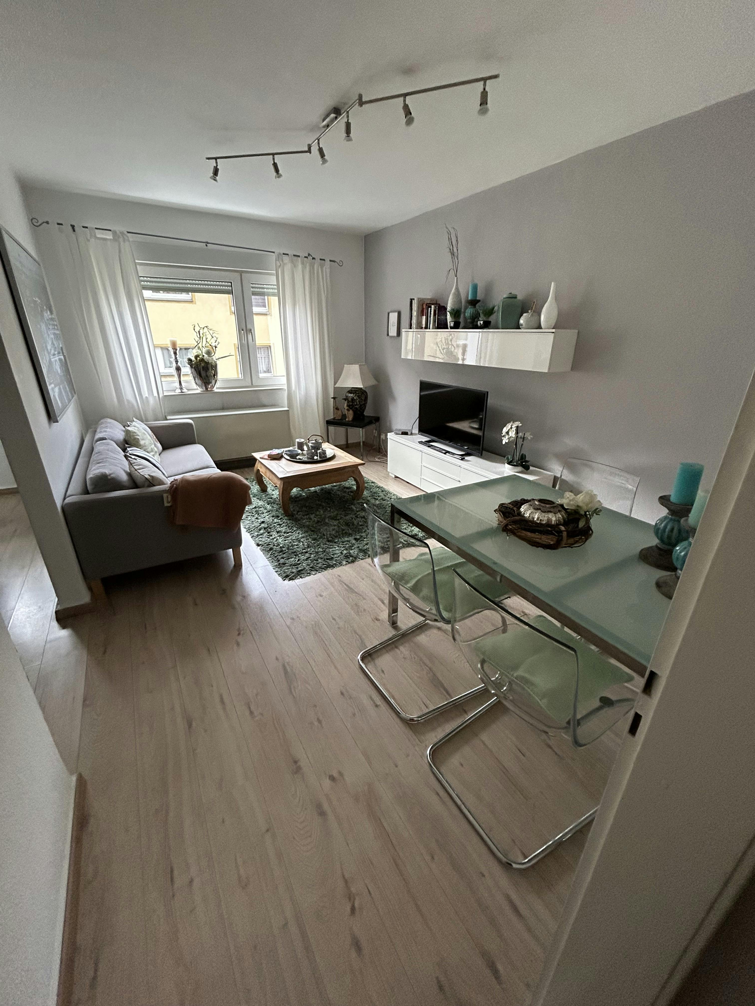 Apartment for rent for €1,050 per month in Essen, Waldthausenstraße