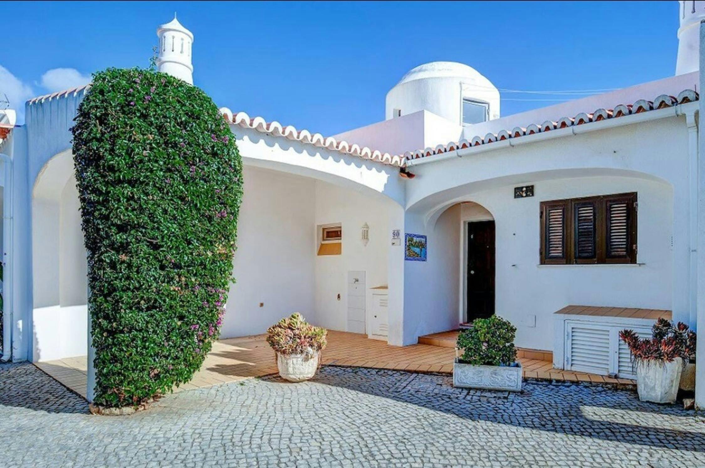Casa para alugar por € 2.858 por mês em Carvoeiro, Rua de Areias dos Moinhos