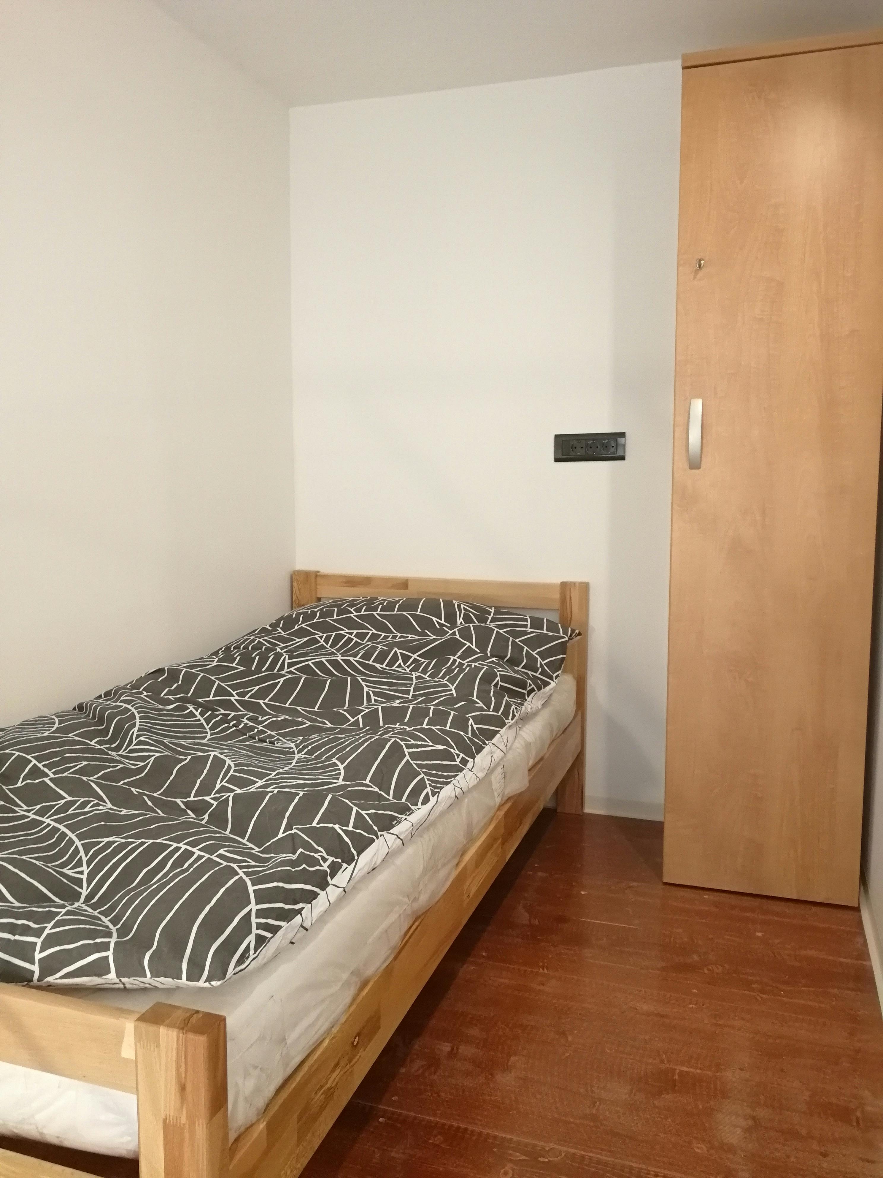 WG-Zimmer zu mieten für 590 € pro Monat in Ljubljana, Gestrinova ulica