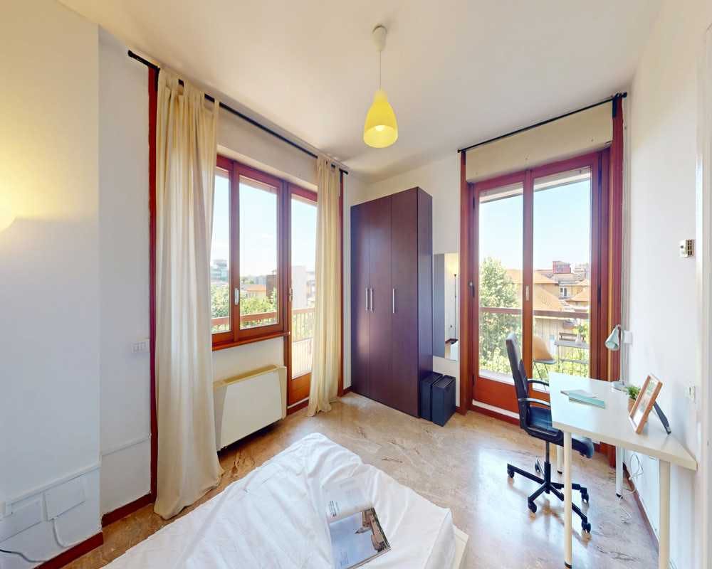 Via Giuseppe Frua, Milan