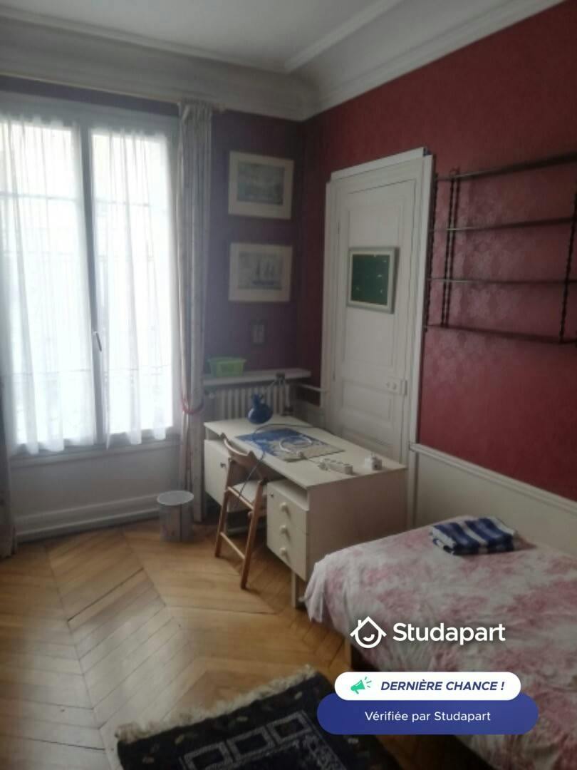 Private room for rent on Rue Andrieux, Paris - Vue 4