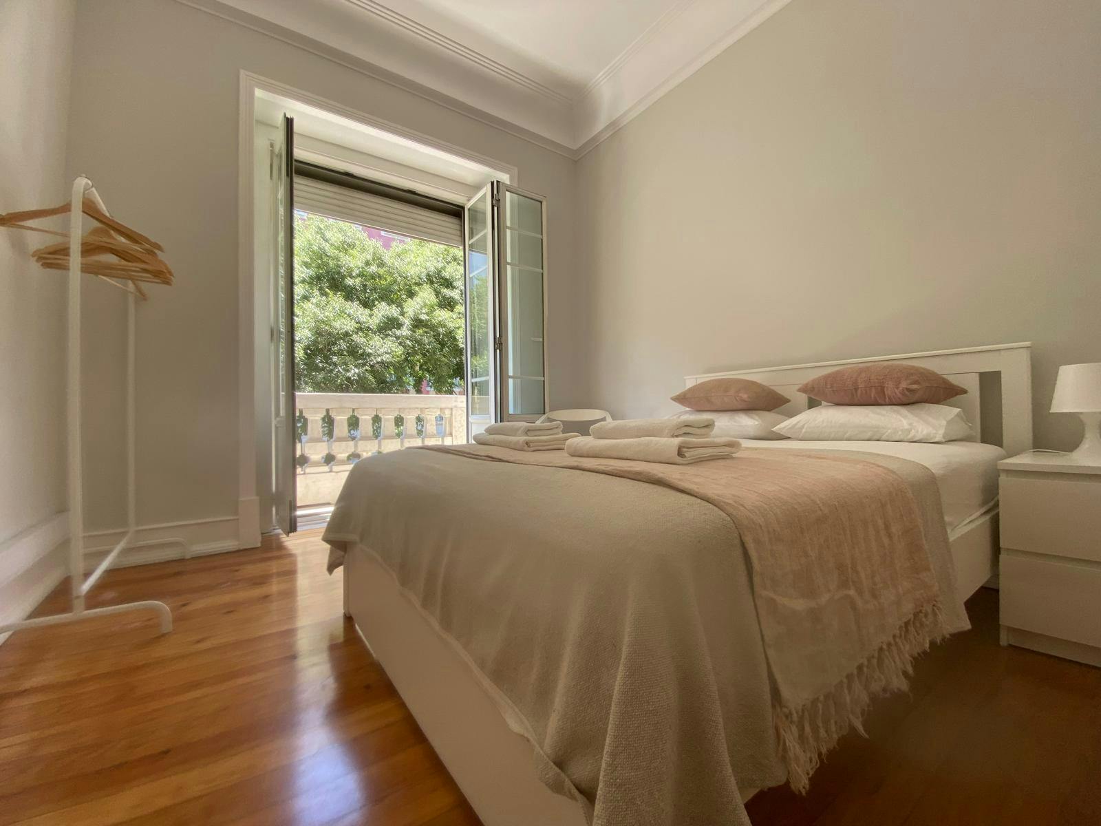 Private room for rent for €700 per month in Lisbon, Avenida António Augusto de Aguiar