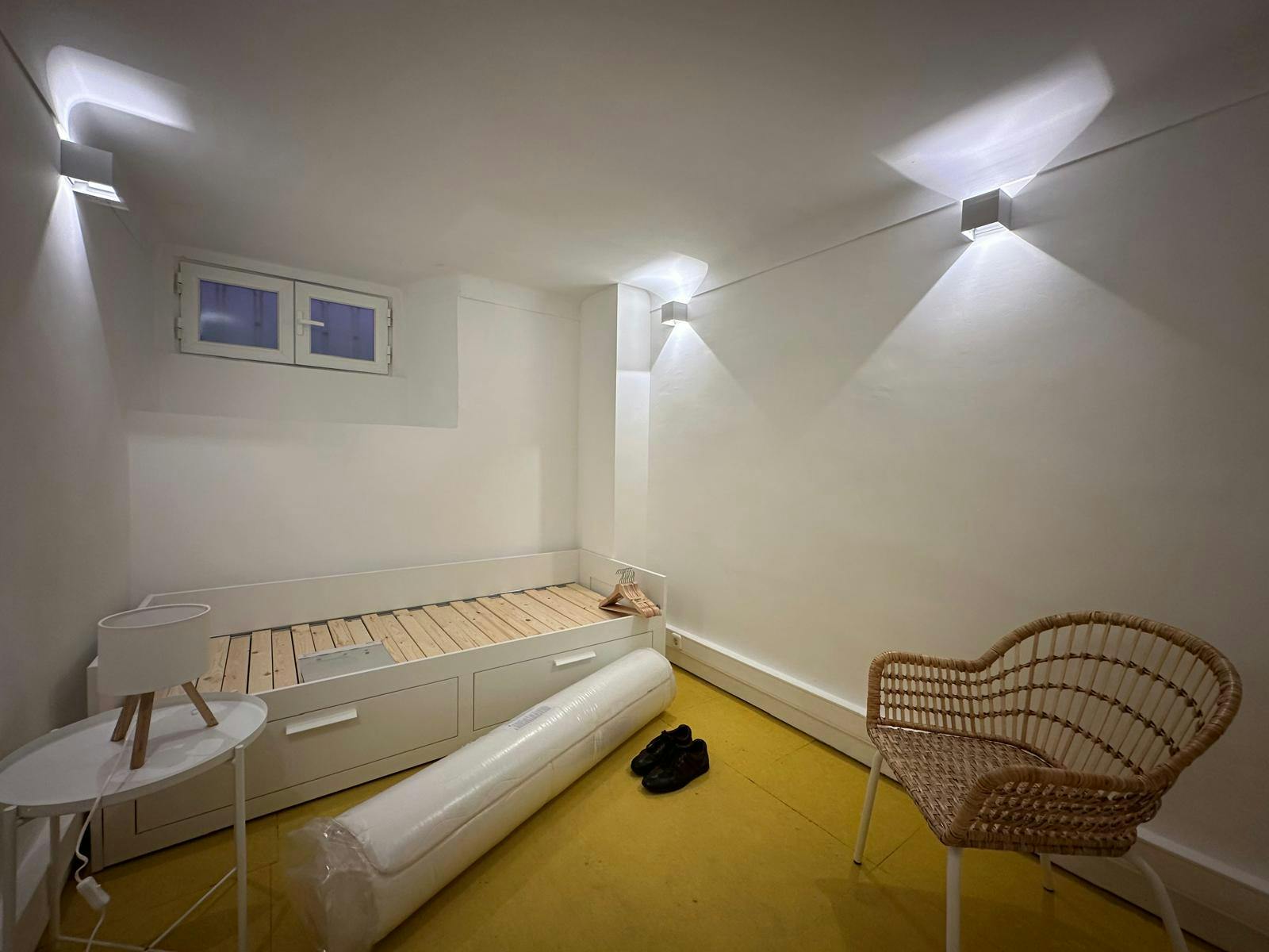 Private room for rent for €450 per month in Lisbon, Avenida Doutor Magalhães Lima