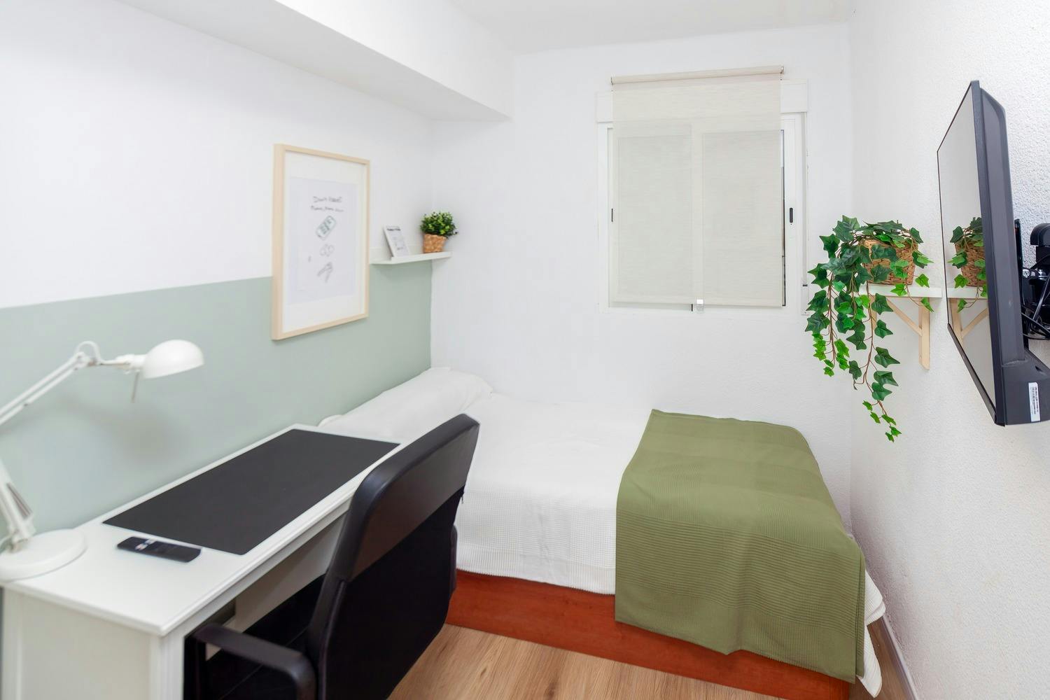 Privat rum att hyra för 305 € i månaden i Valencia, Carrer de Vidal de Blanes