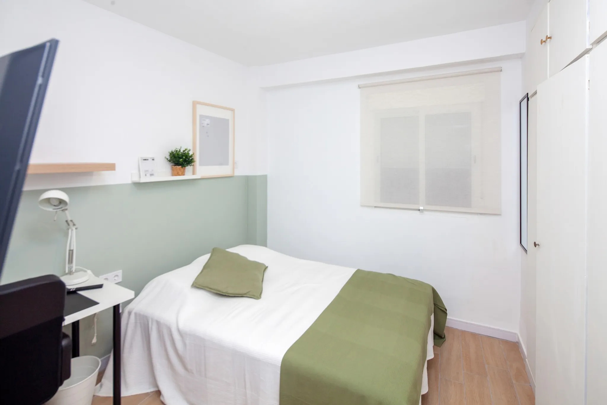 Carrer d'Almassora, Valencia preview