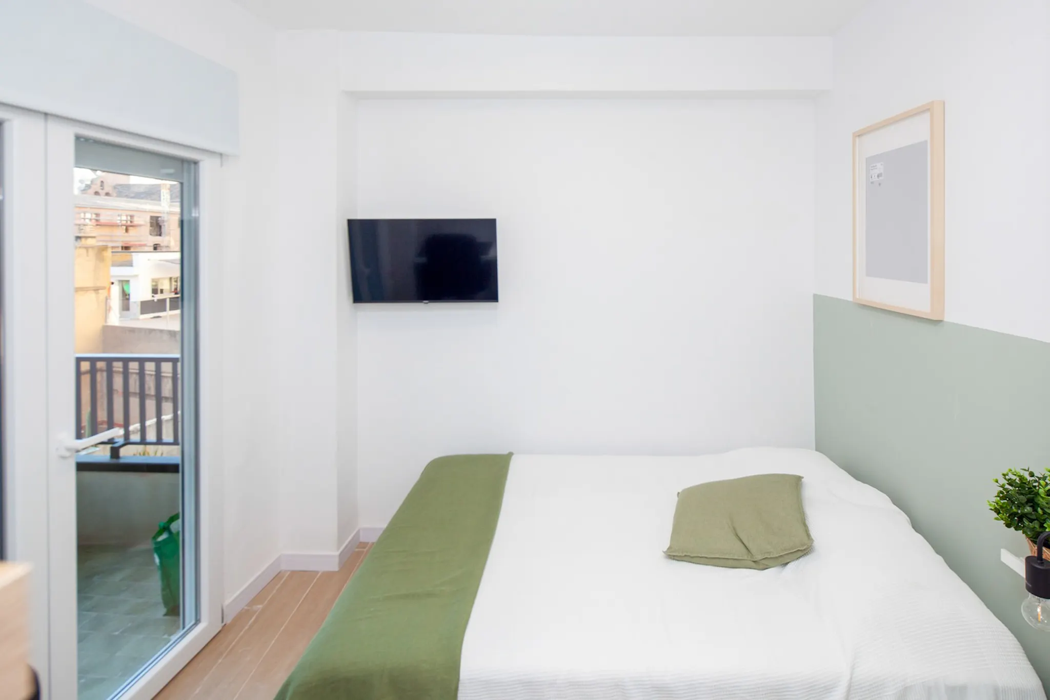 Carrer d'Almassora, Valencia preview