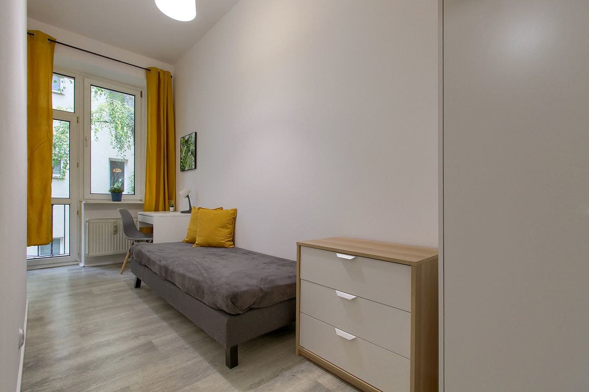 Sienna, Warsaw preview