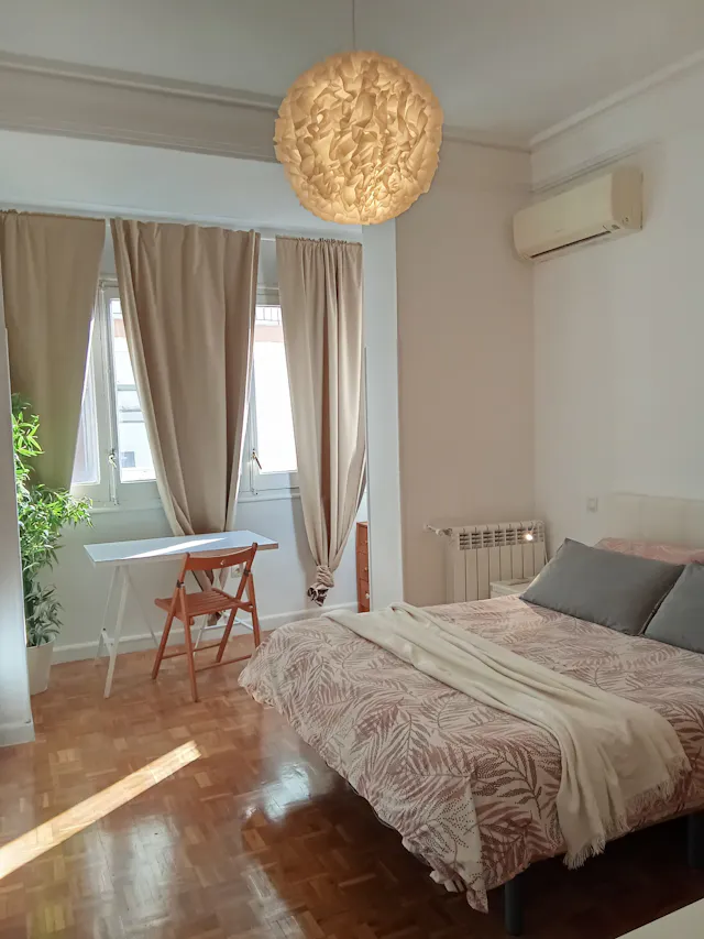 Private room in Calle de Cavanilles, Madrid (1624357) room image 1