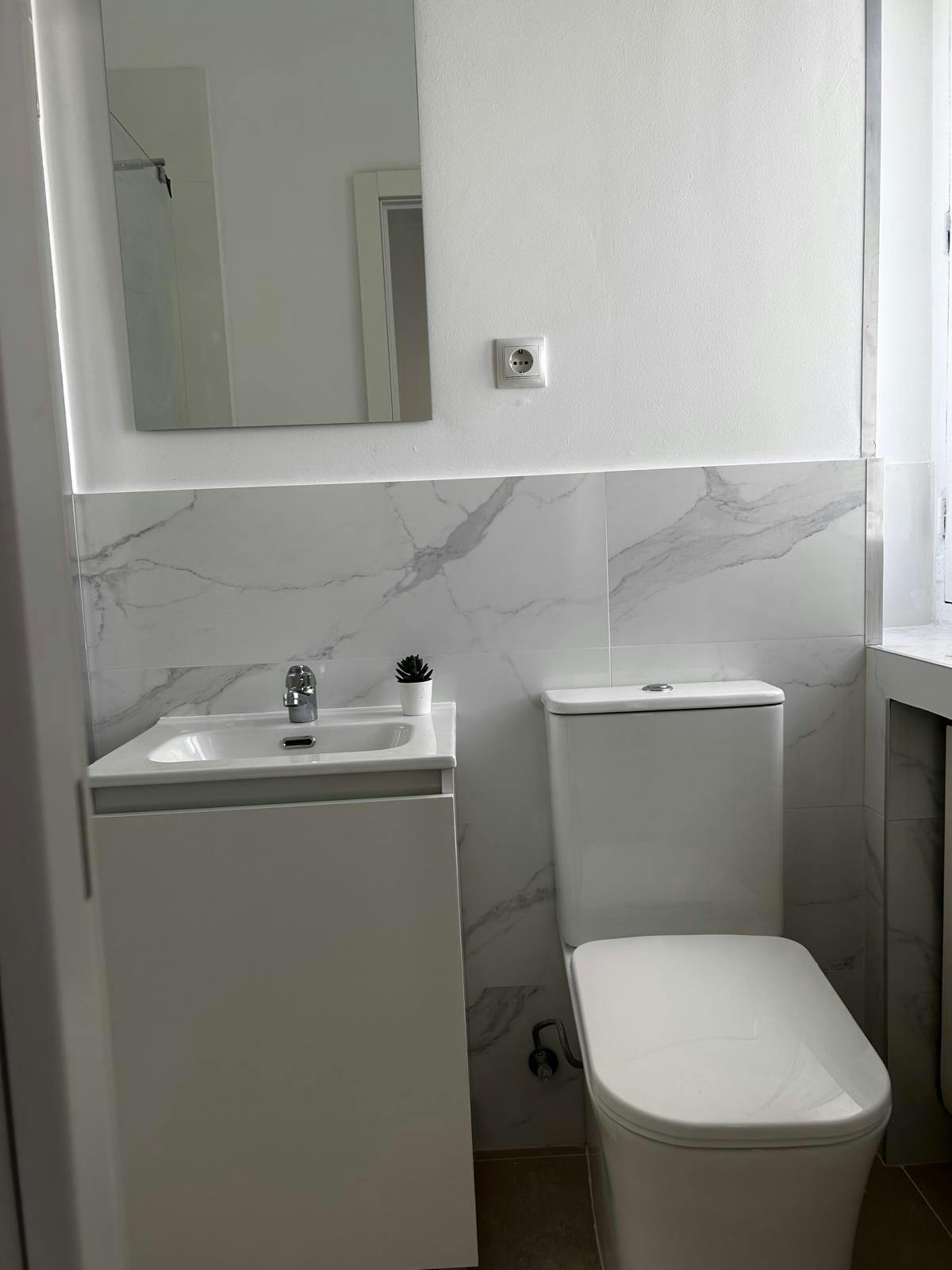 Double room Madrid, 1 bed, 15m² — photo 9