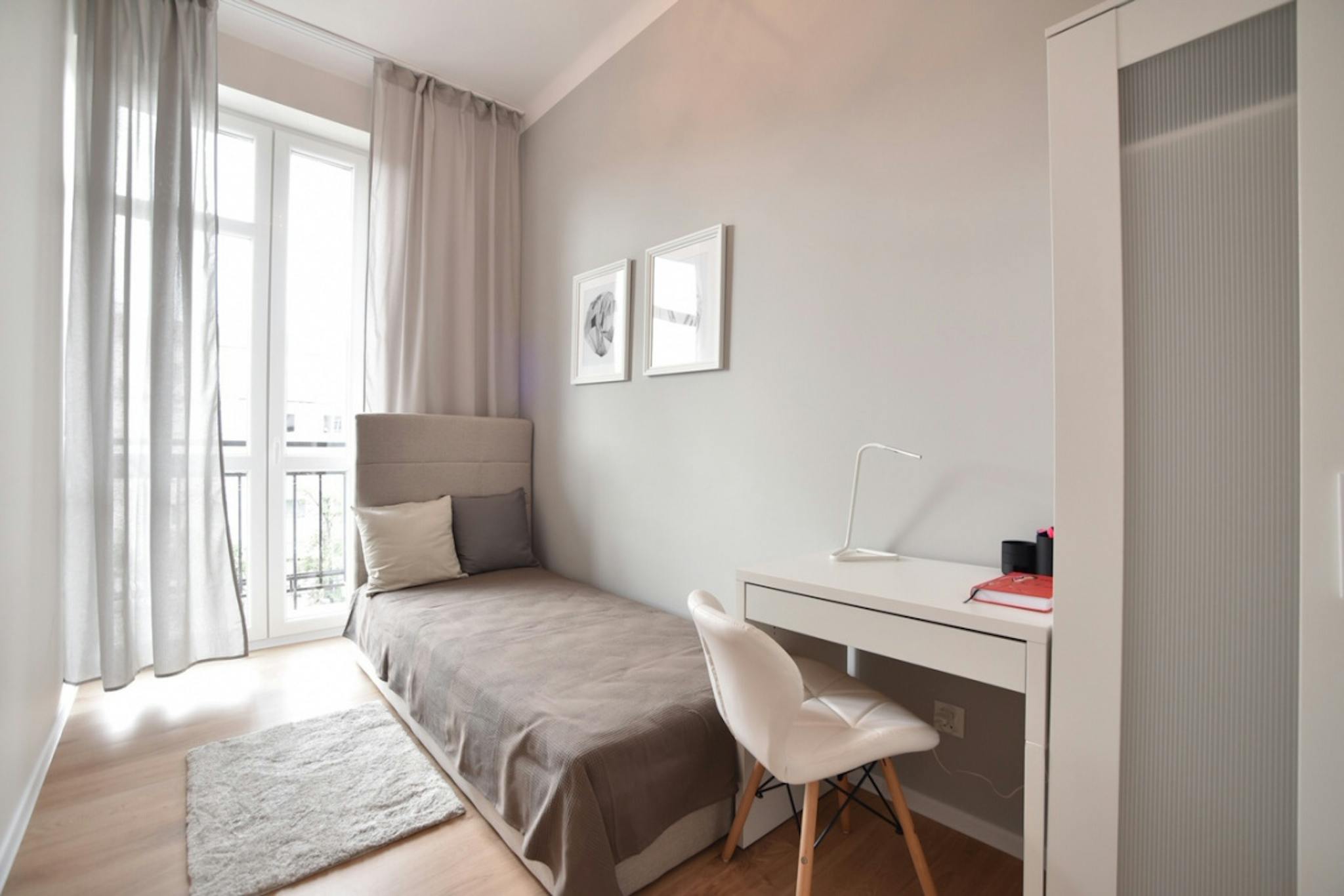 Aleja Niepodległości, Warsaw preview