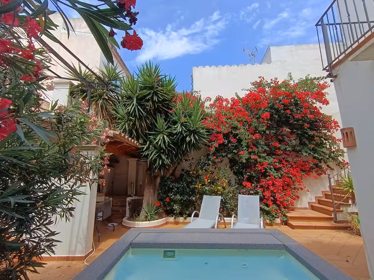 House for rent for €1,815 per month in Felanitx, Carrer de n'Alou