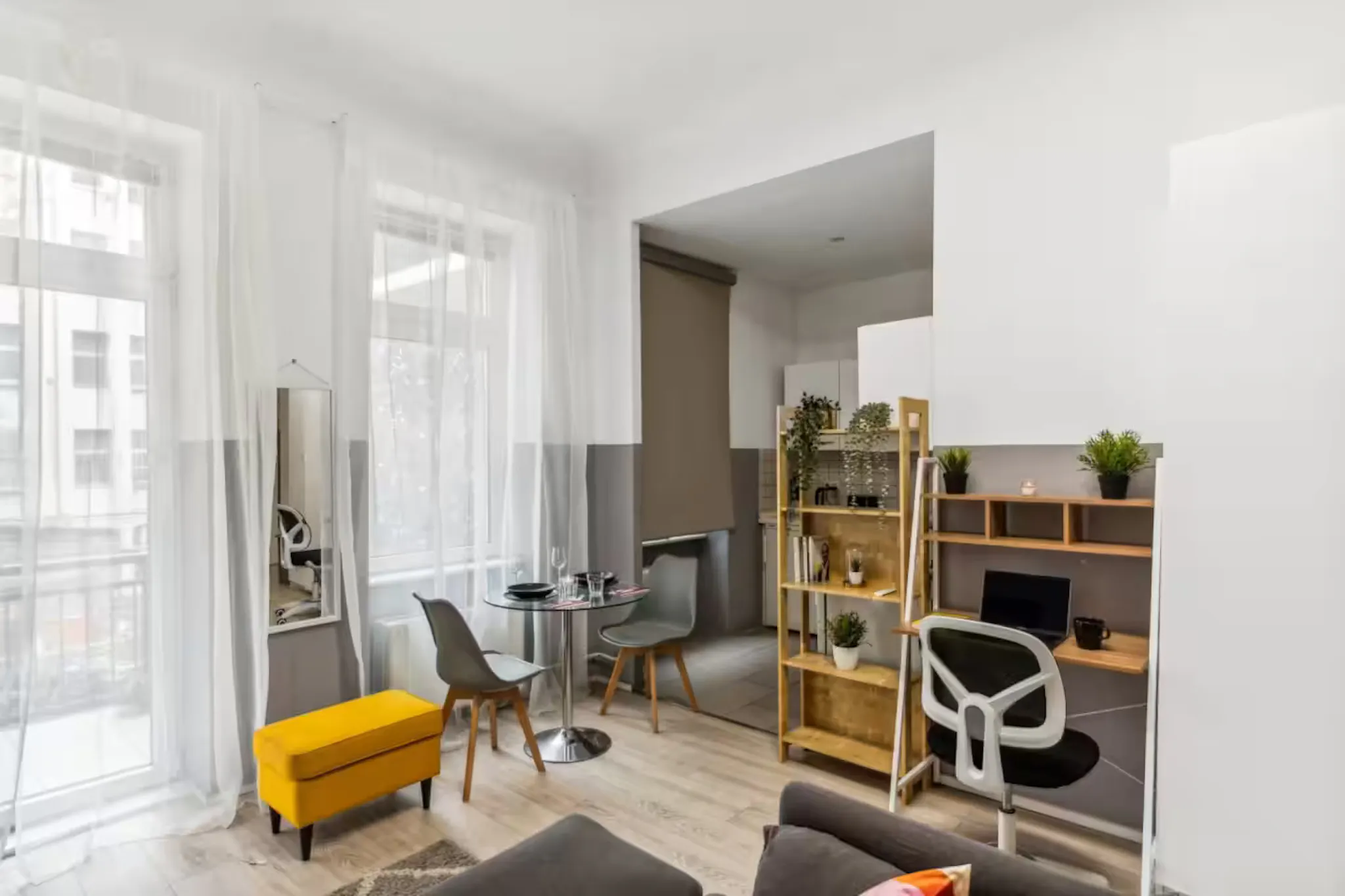 Flughafenstraße, Berlin preview