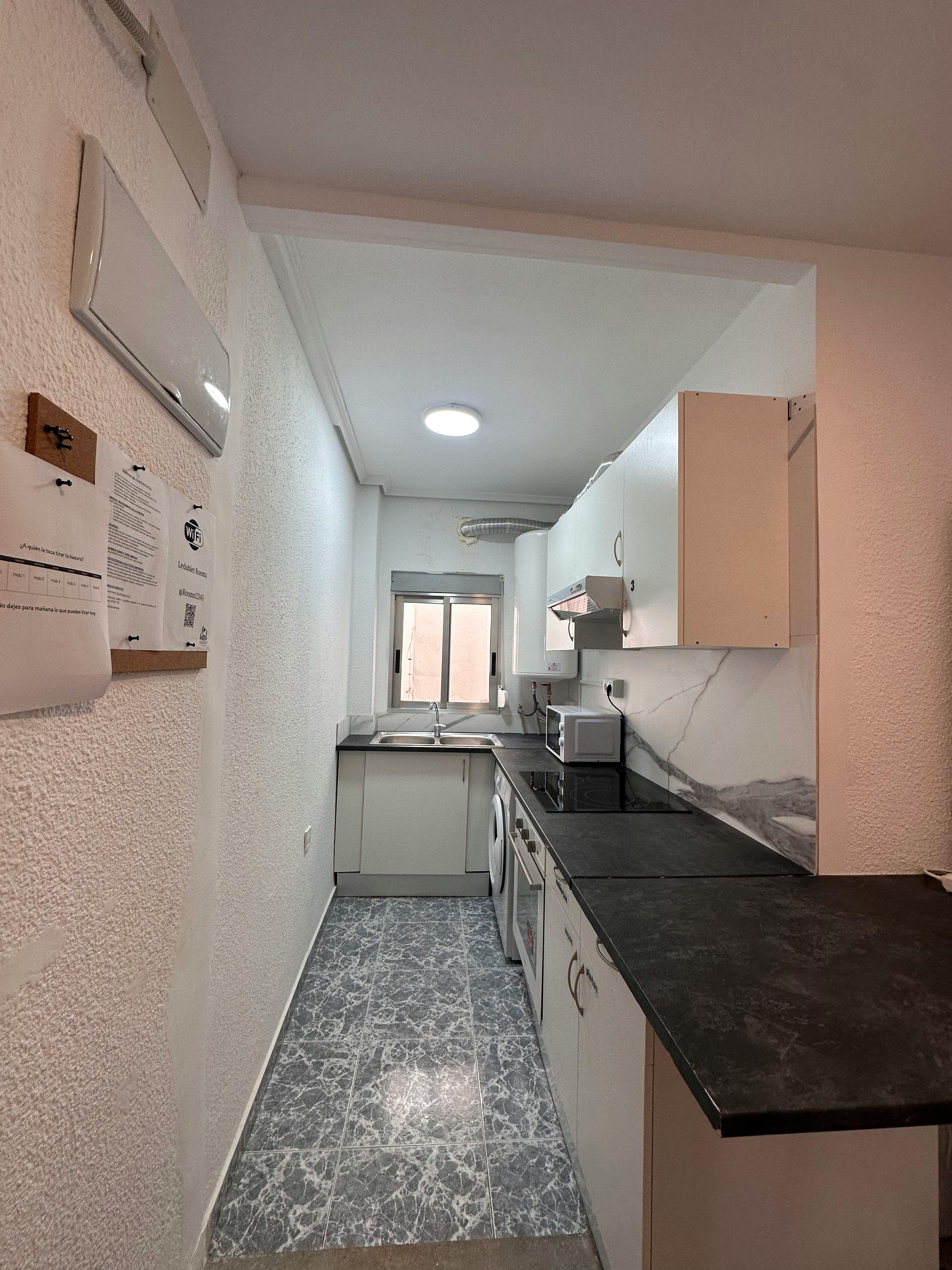 Single room Torrent, 1 bed, 10m² — photo 3