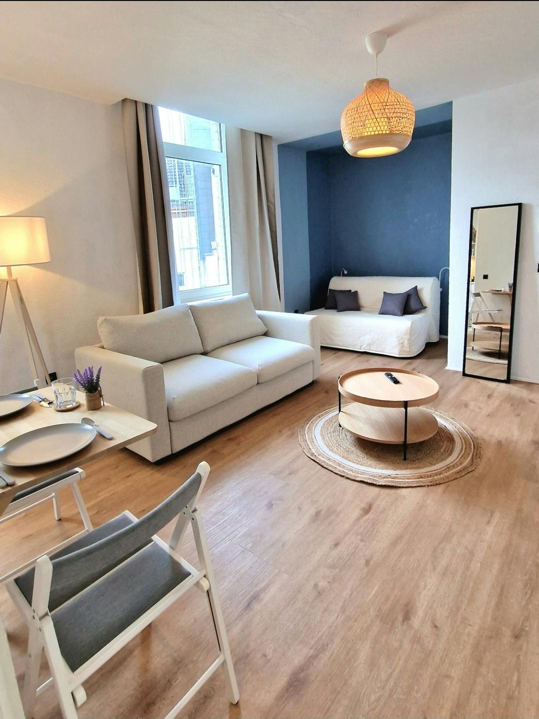 Studio à louer pour 1 100 €/mois à Düsseldorf, Ellerstraße