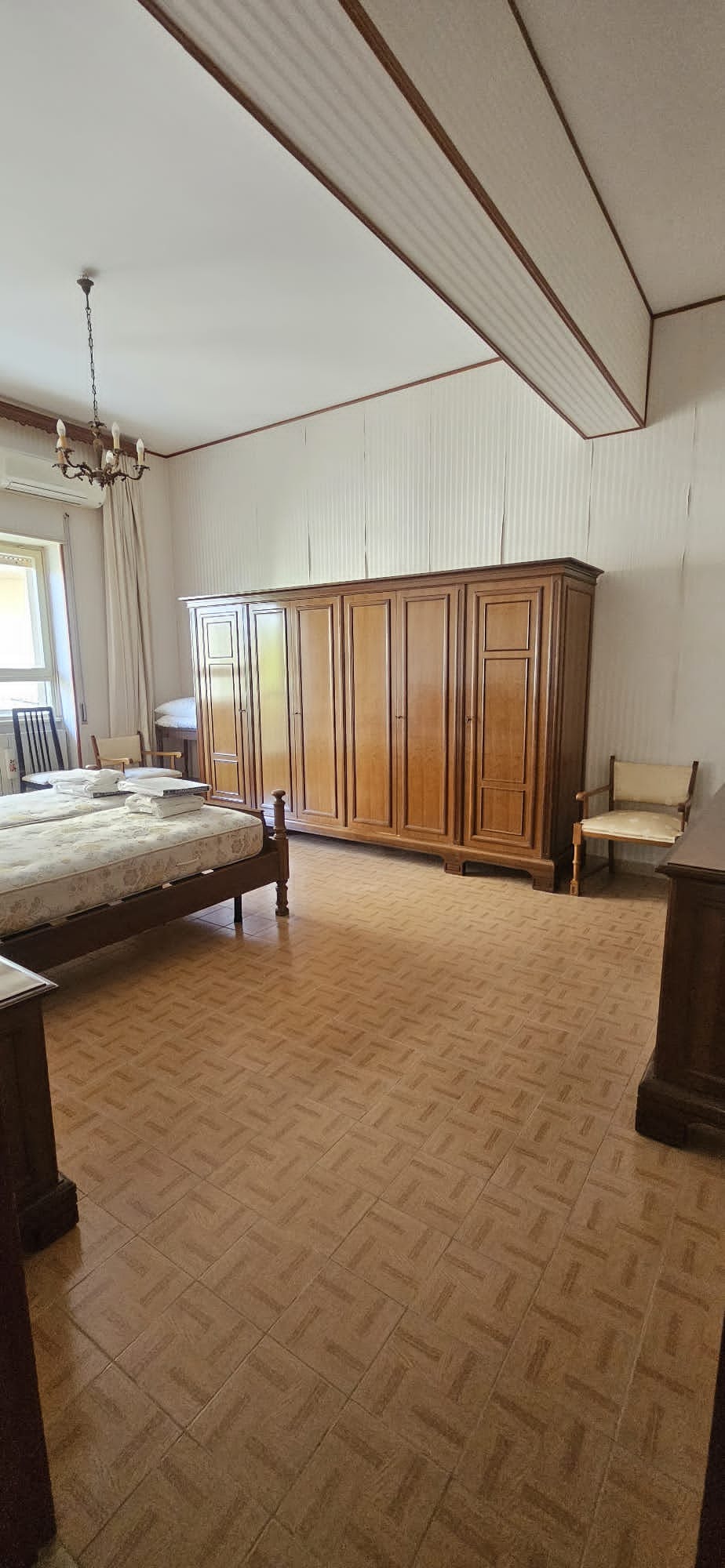Отдельная комната сдается в аренду за 250 € в месяц в Reggio Calabria, Via Aurora