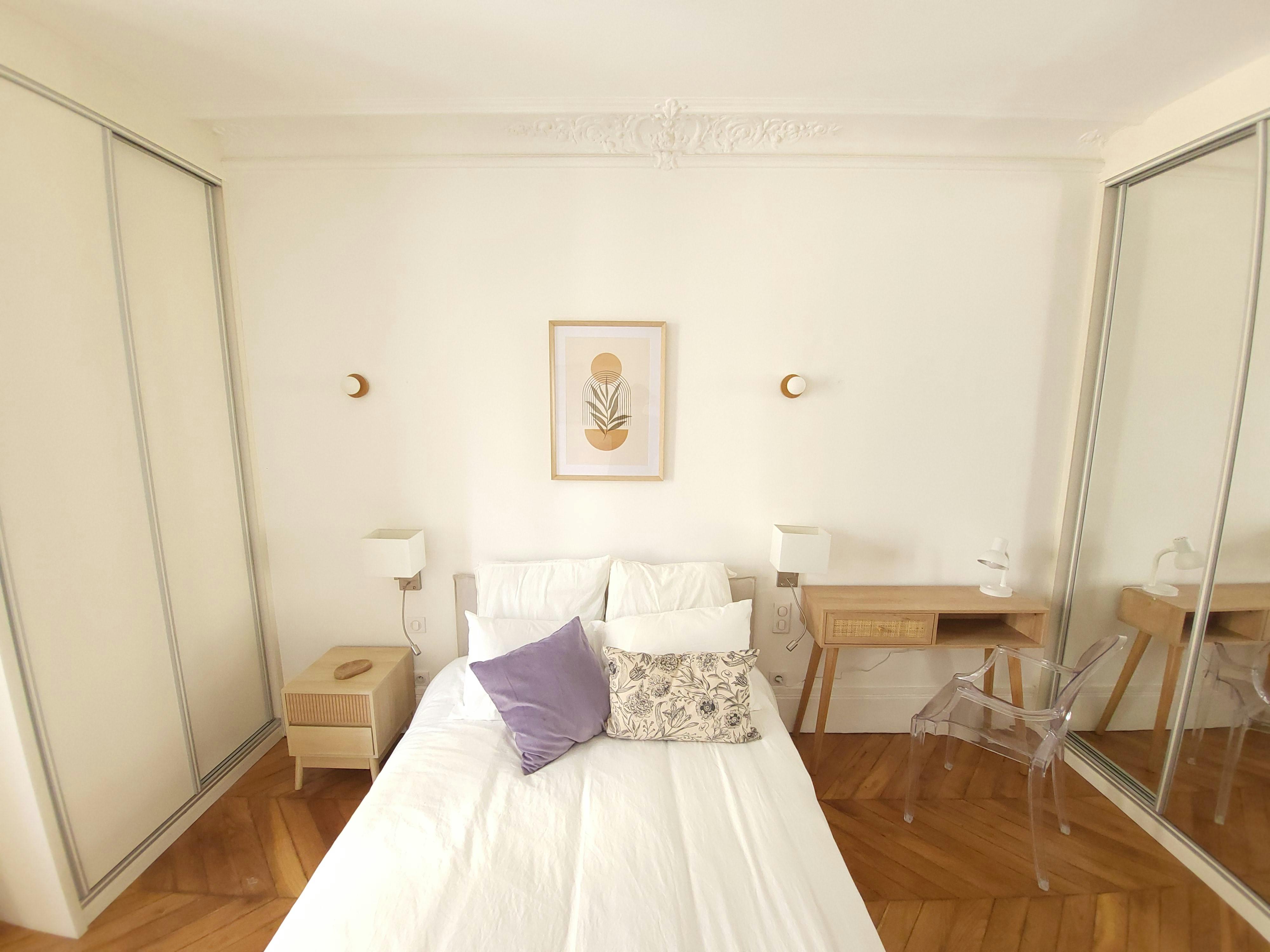 Private room for rent for €1,268 per month in Paris, Rue des Saussaies