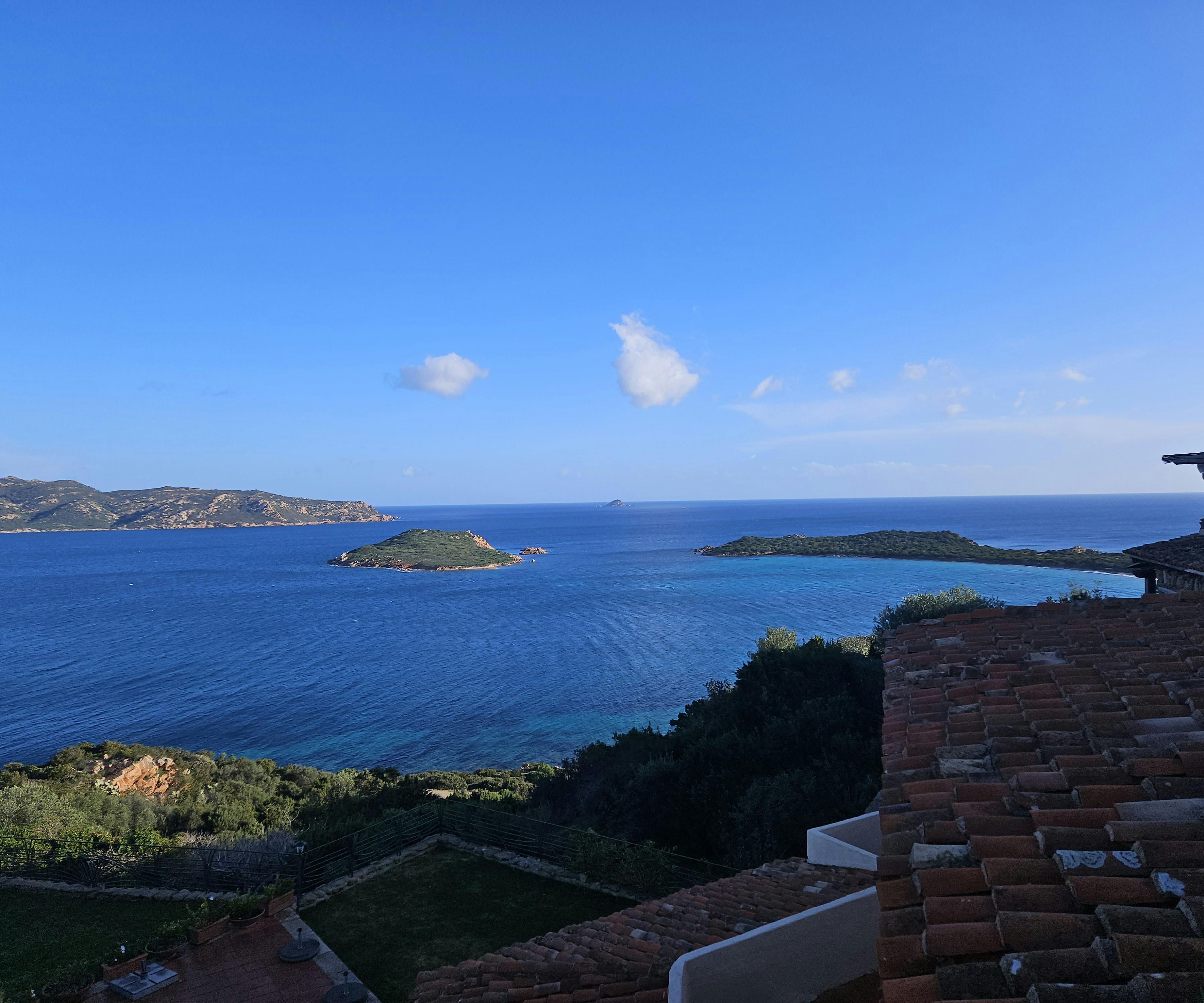 Студія за оренду для 4 562 EUR на місяць у San Teodoro, traversa via capo coda cavallo