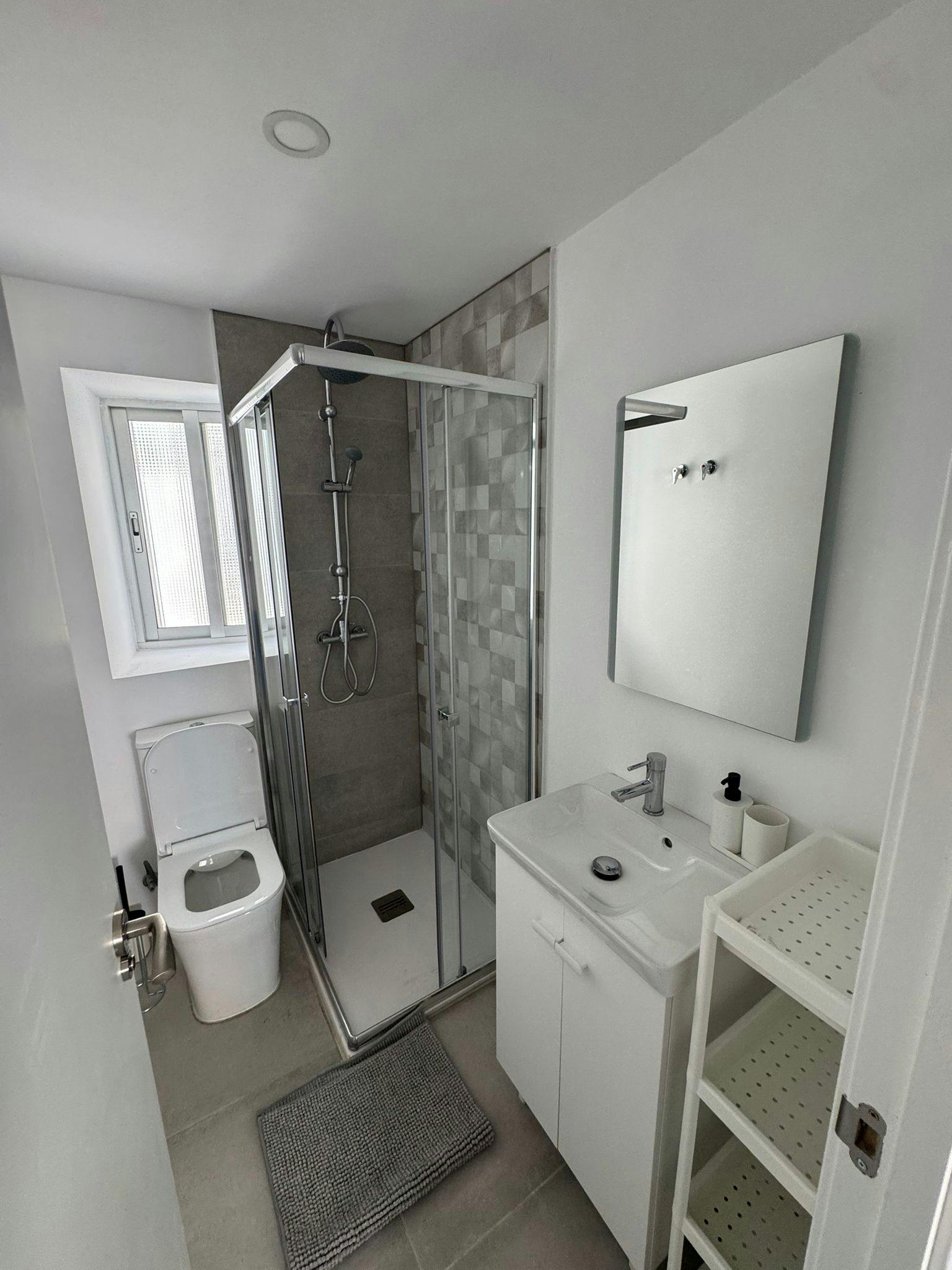 Single room Xirivella, 1 bed, 6m² — photo 1