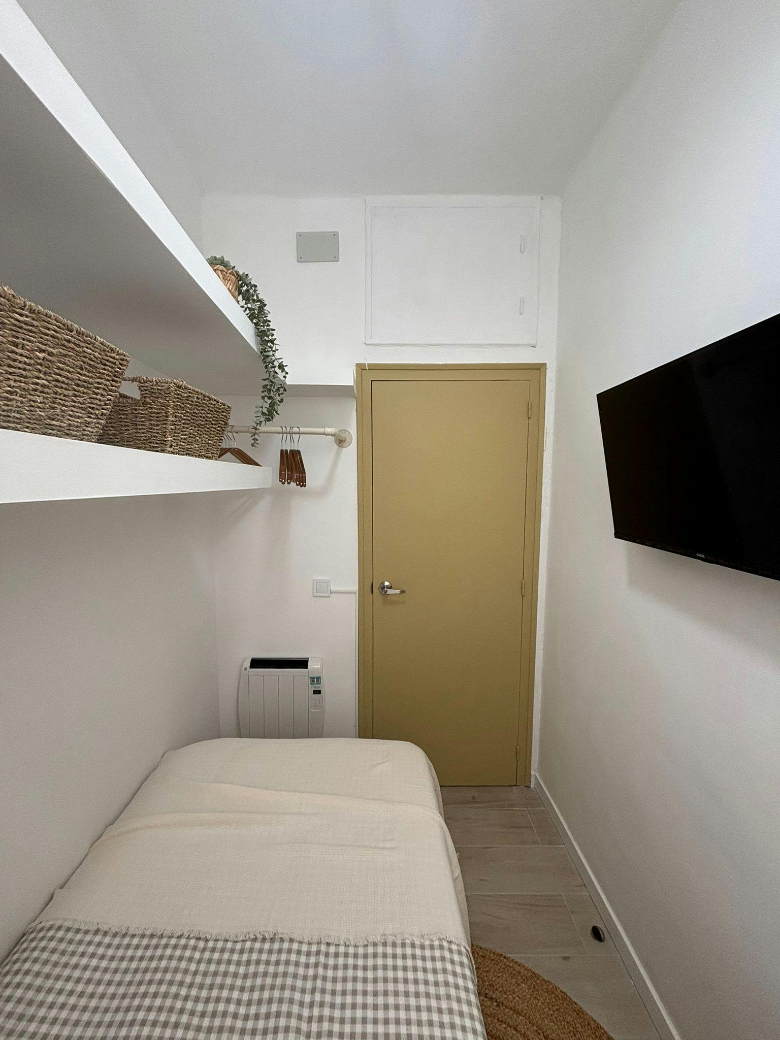 Single room Barcelona, 1 bed, 6m² — photo 4