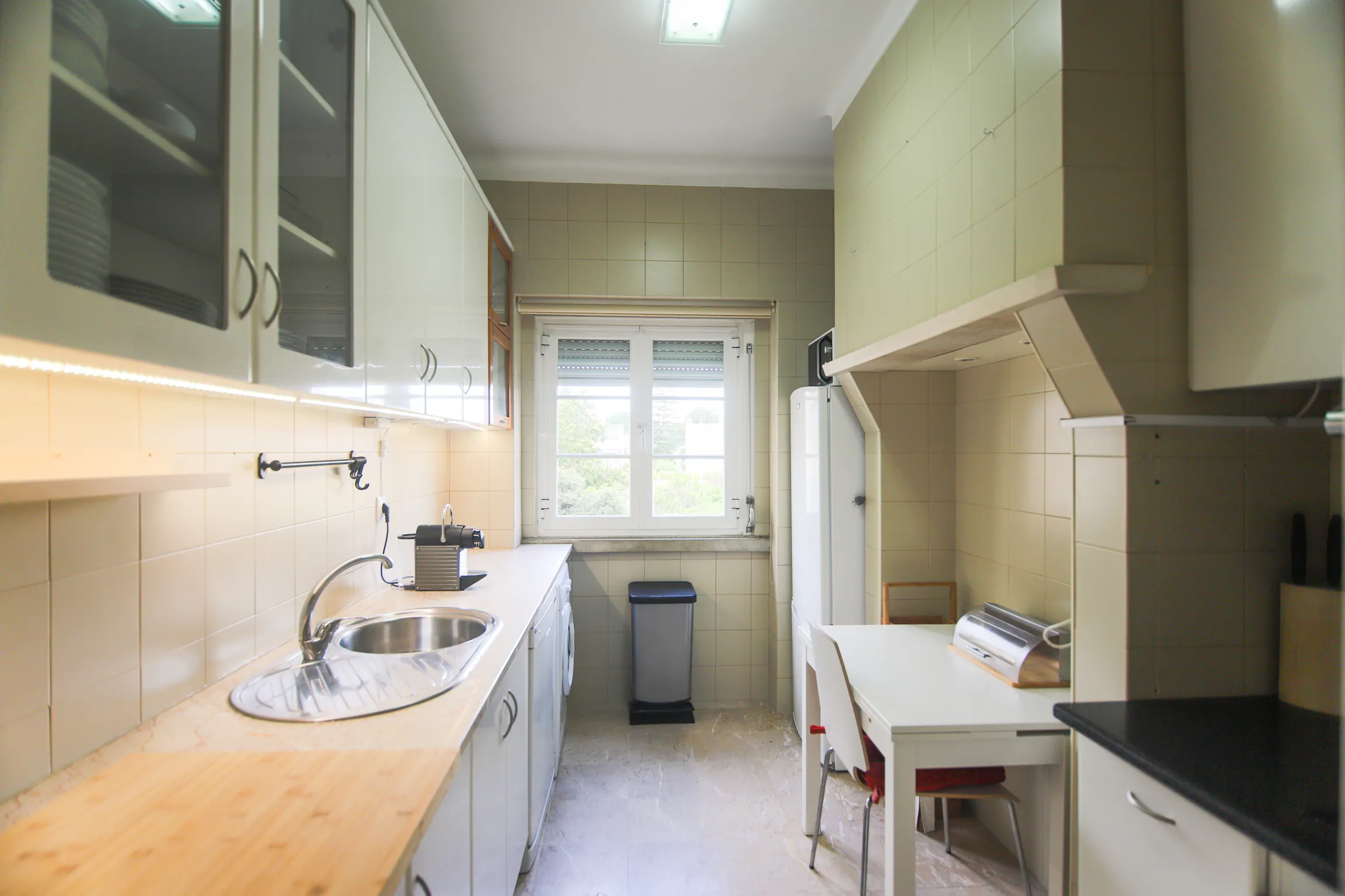 4-Bedroom Apartment in Avenida Rio de Janeiro, Lisbon (1625680) ROOM 2