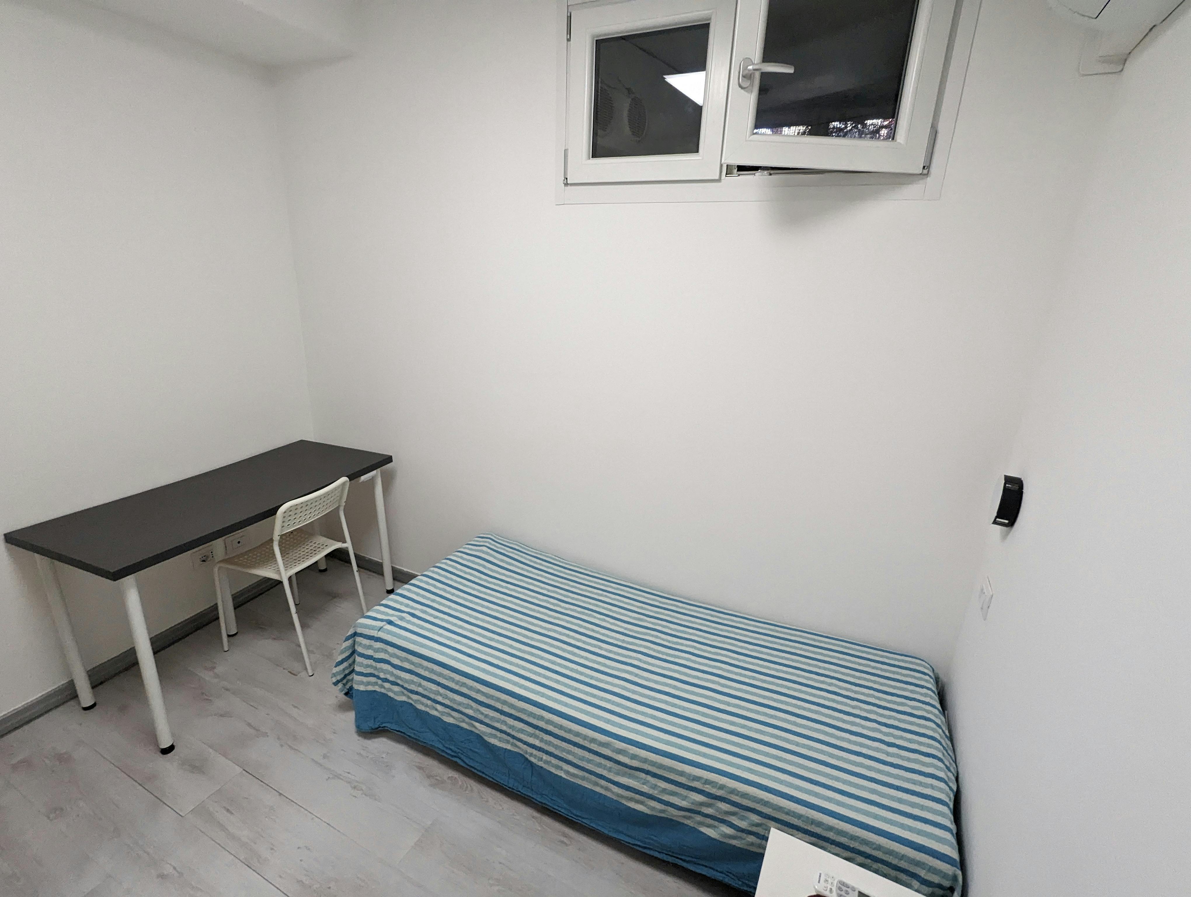 Single room Milan, 1 bed, 14m² — photo 1