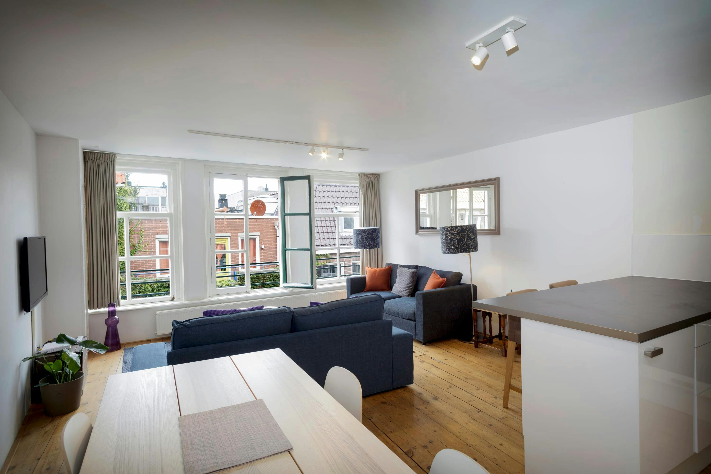 Apartment for rent for €3,900 per month in Amsterdam, Oude Looiersstraat