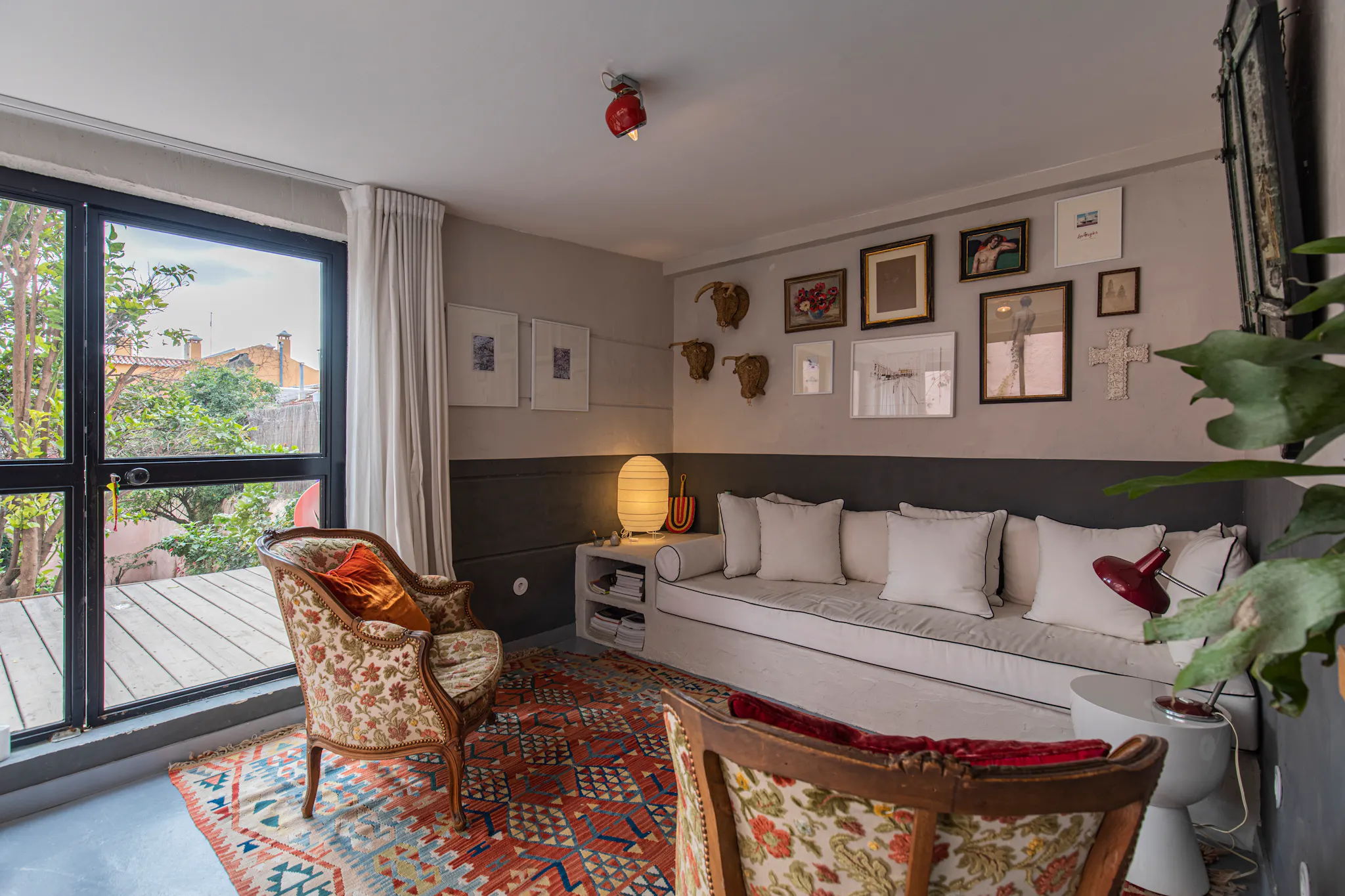 Rua da Lapa, Lisbon preview