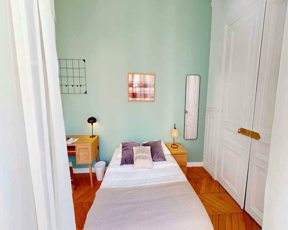 Private room in Boulevard Malesherbes, Paris (1626123) room image 1