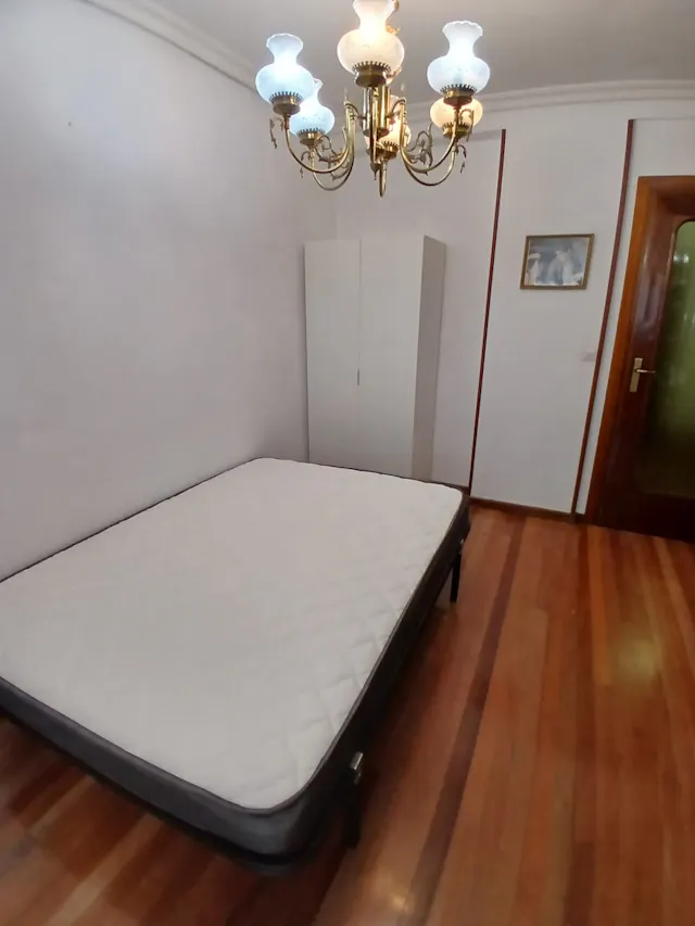 Private room in Calle Domingo Martínez, Valladolid (1626127) room image 2