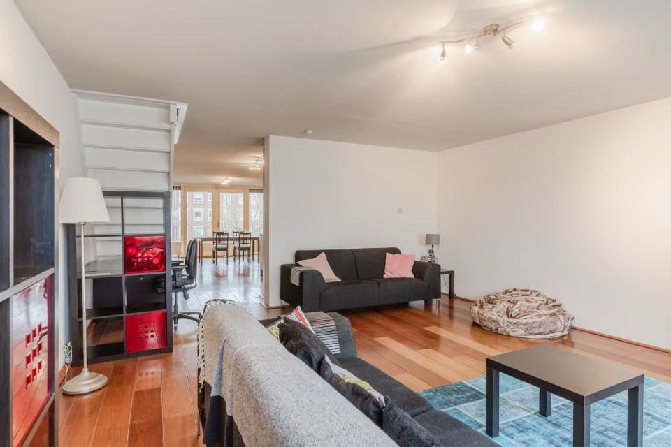 Appartement à louer pour 3 600 €/mois à Amsterdam, KNSM-Laan