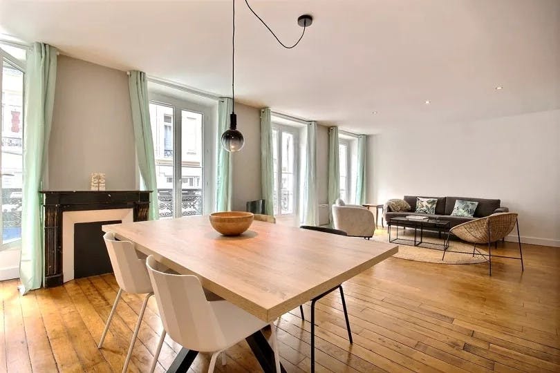 Apartment for rent for €3,400 per month in Paris, Rue de Malte